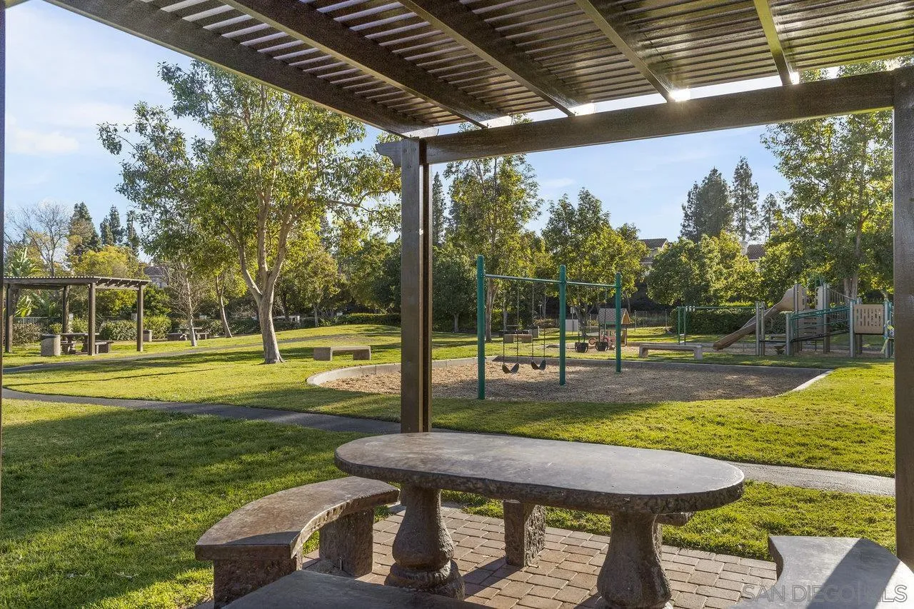16152 Avenida Venusto Unit 5