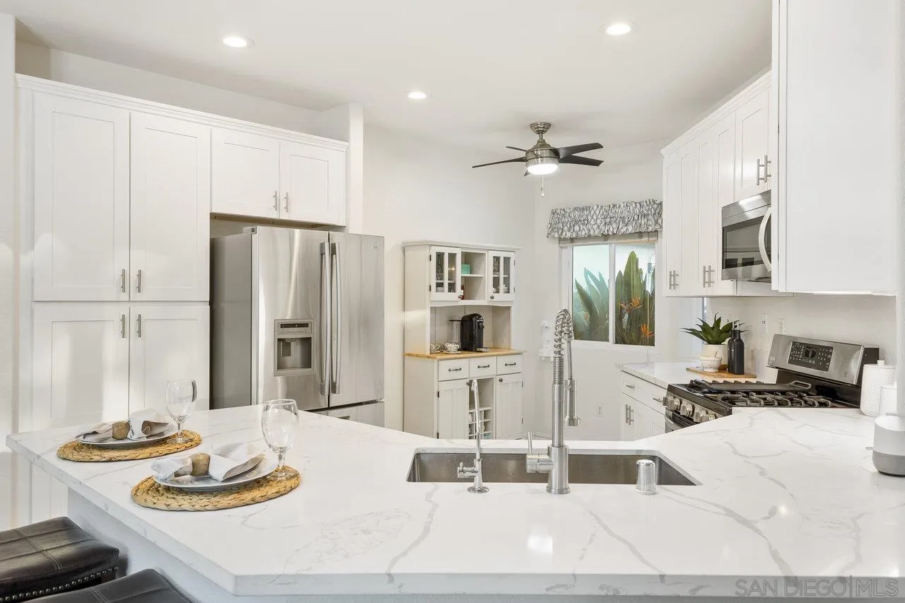 16152 Avenida Venusto Unit 5