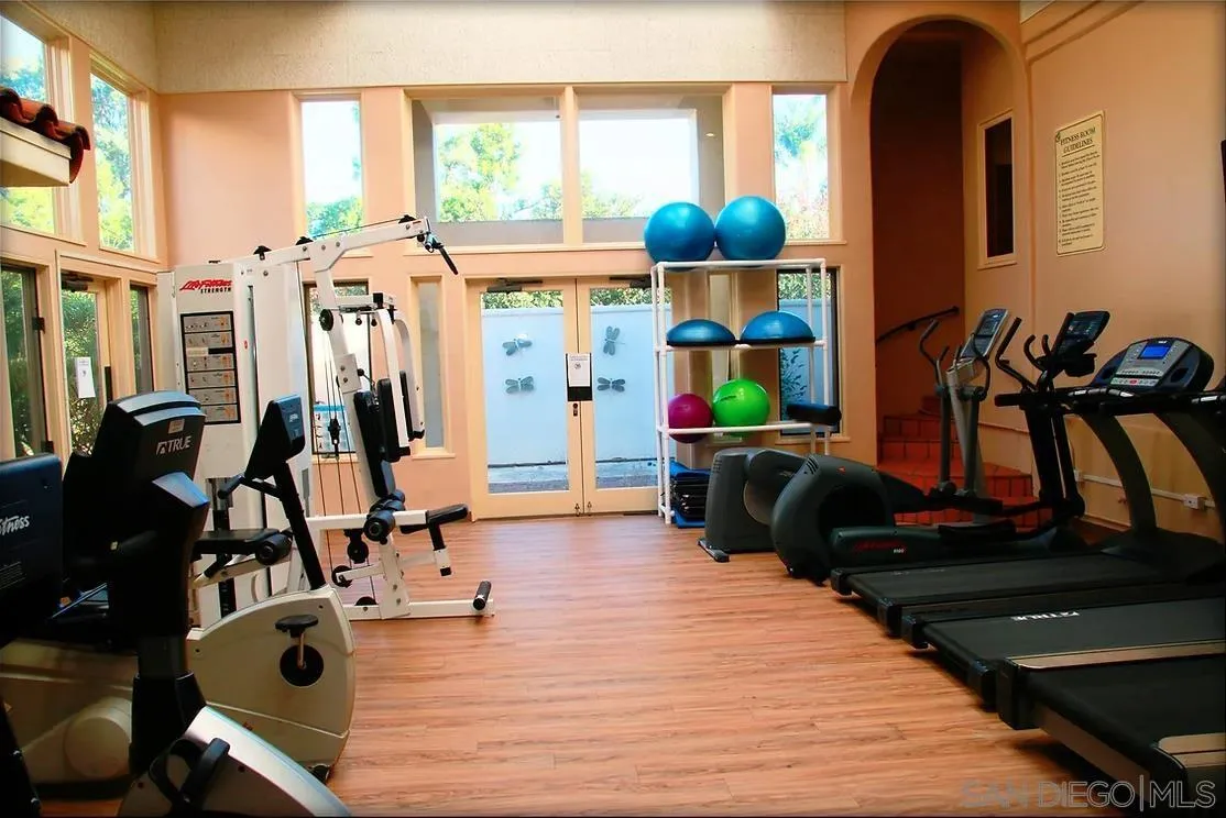 16152 Avenida Venusto Unit 5