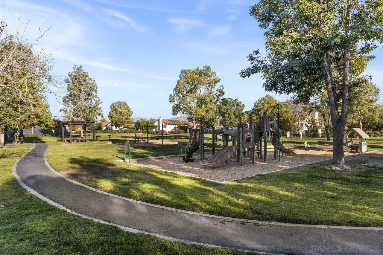 16152 Avenida Venusto Unit 5