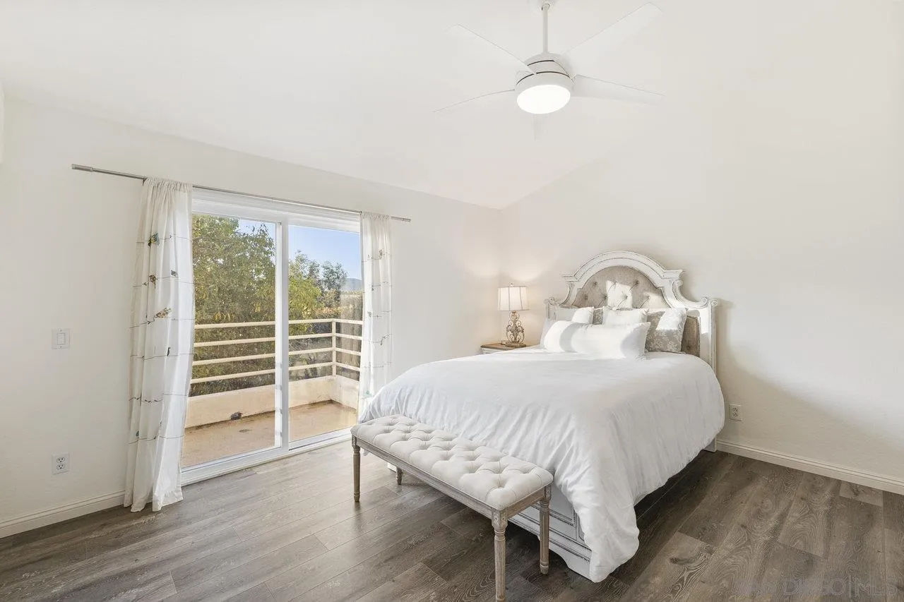 16152 Avenida Venusto Unit 5