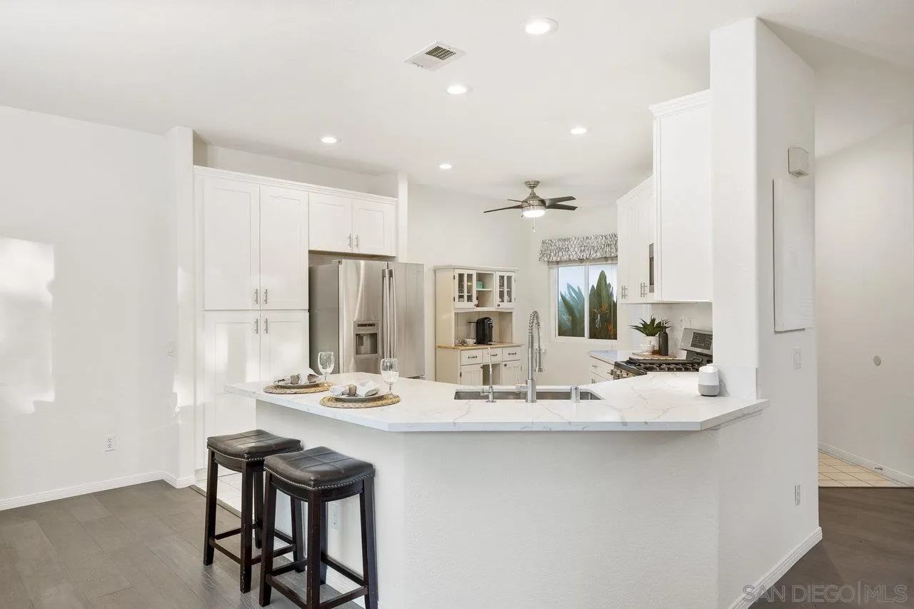 16152 Avenida Venusto Unit 5