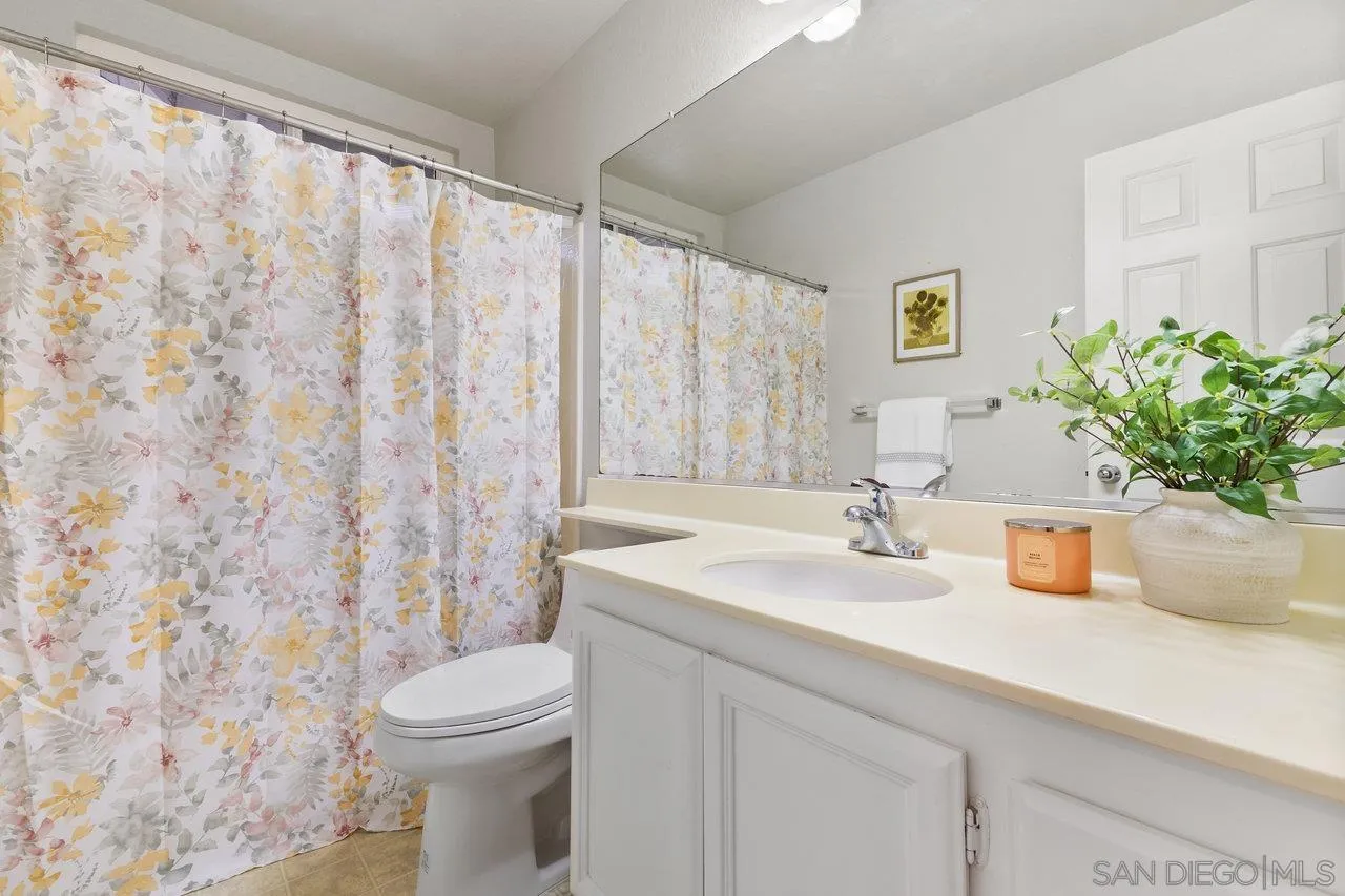 16152 Avenida Venusto Unit 5