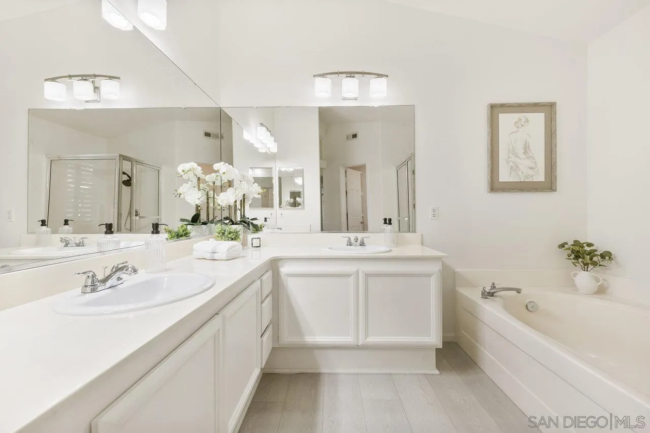16152 Avenida Venusto Unit 5