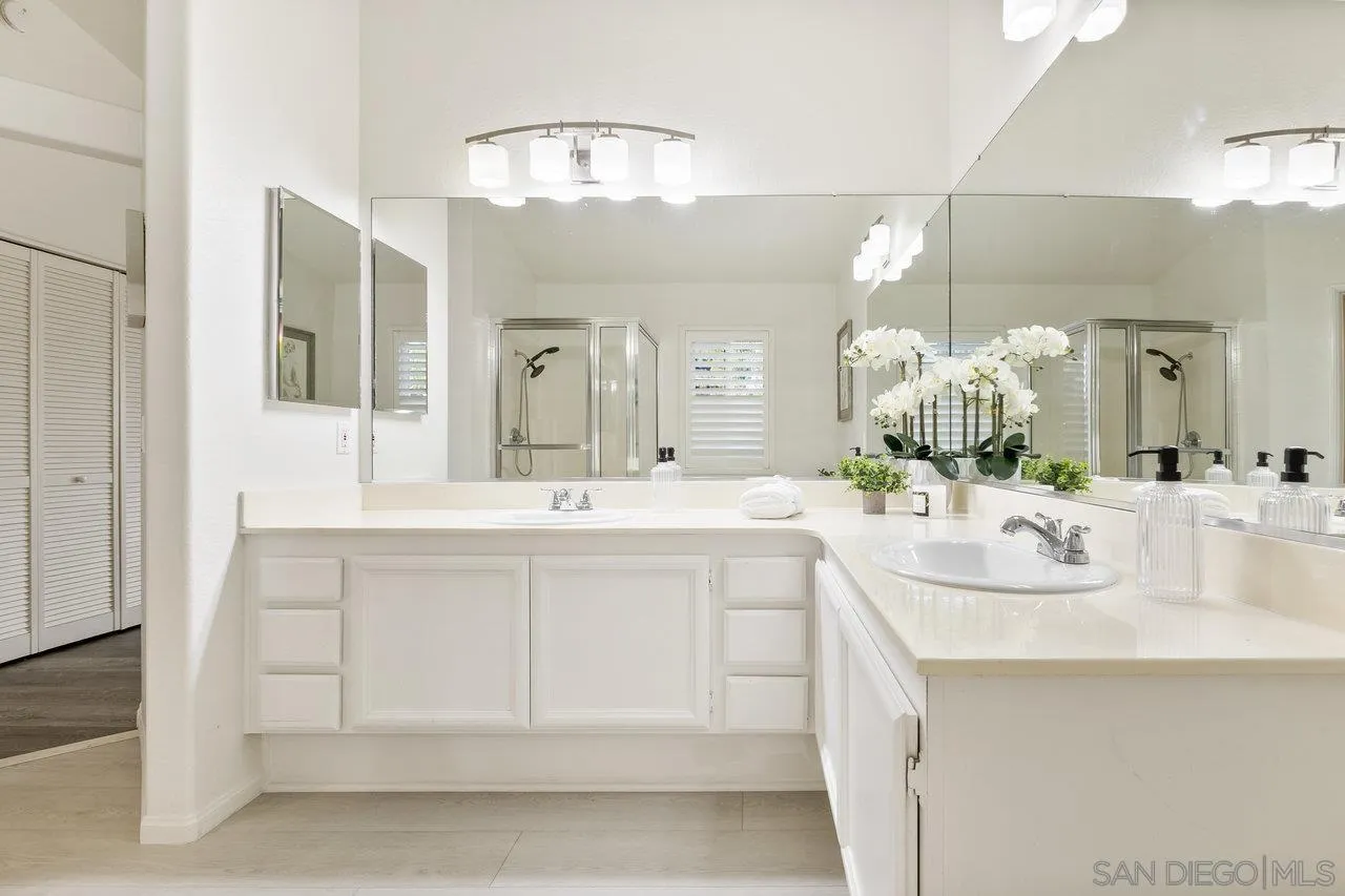 16152 Avenida Venusto Unit 5
