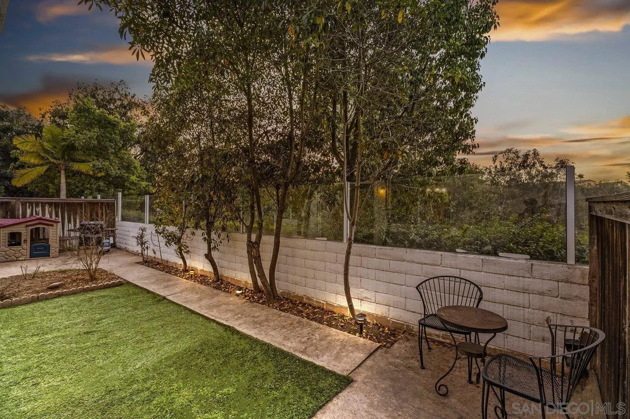16152 Avenida Venusto Unit 5