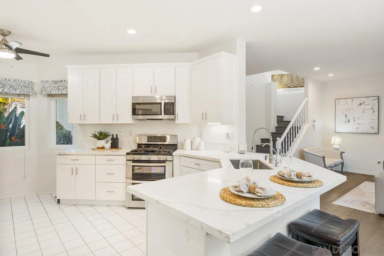 16152 Avenida Venusto Unit 5