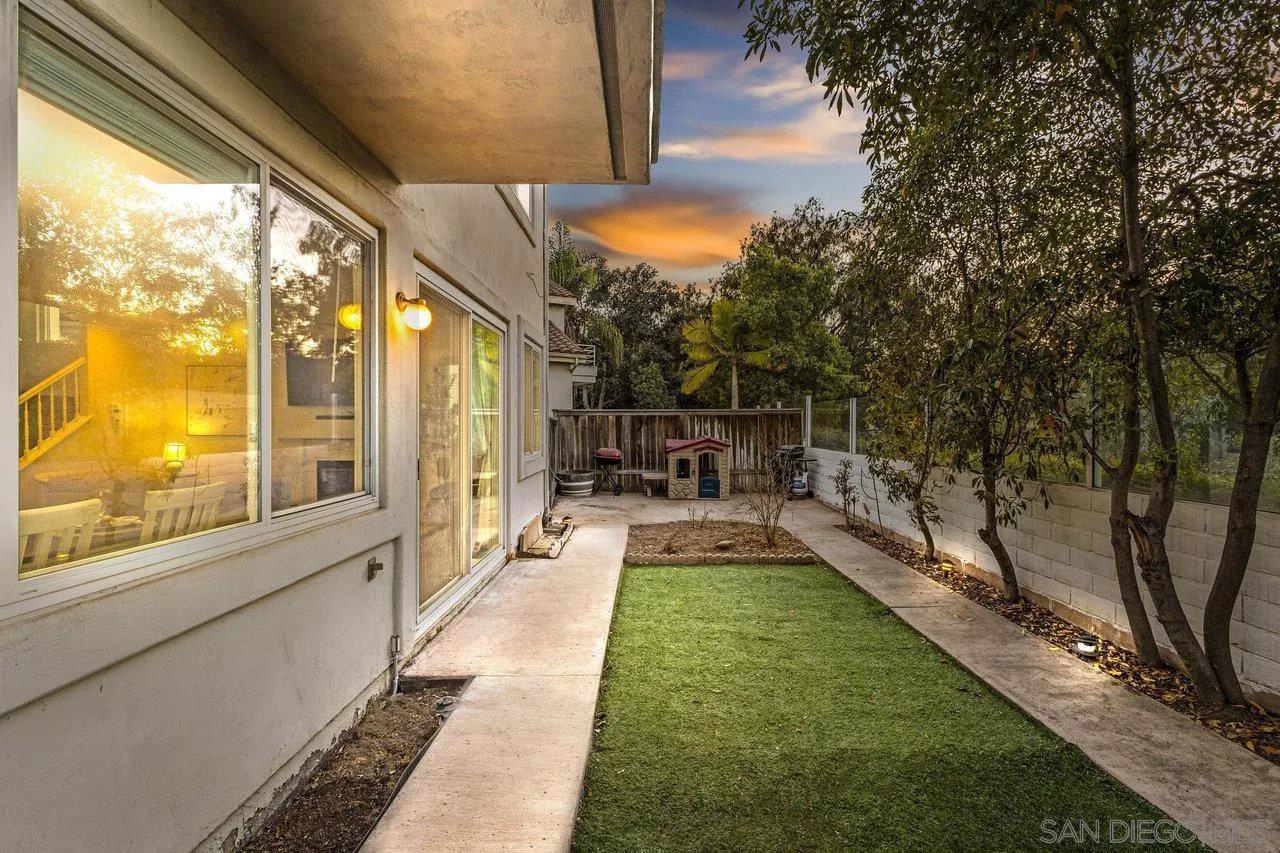16152 Avenida Venusto Unit 5