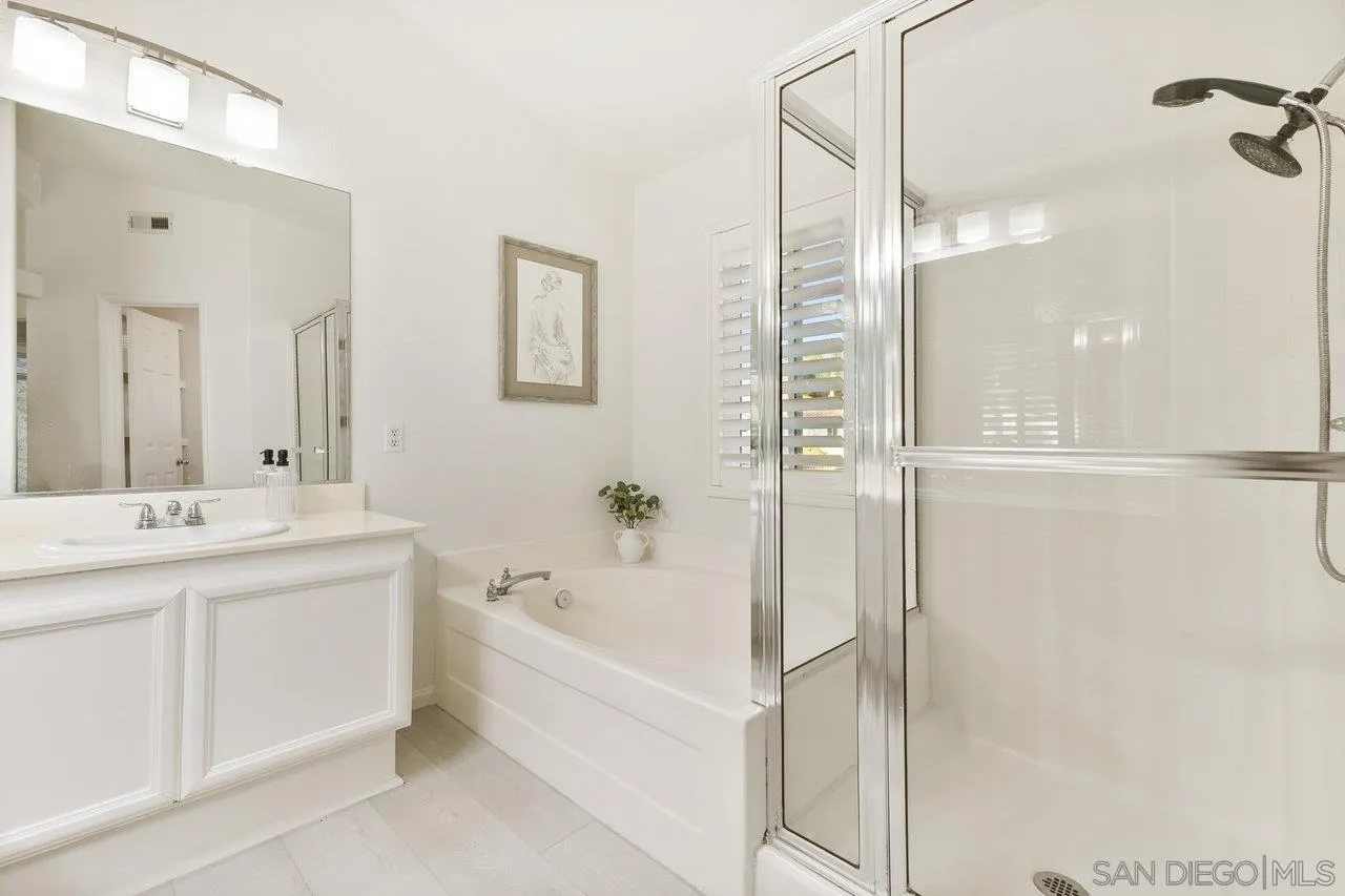16152 Avenida Venusto Unit 5