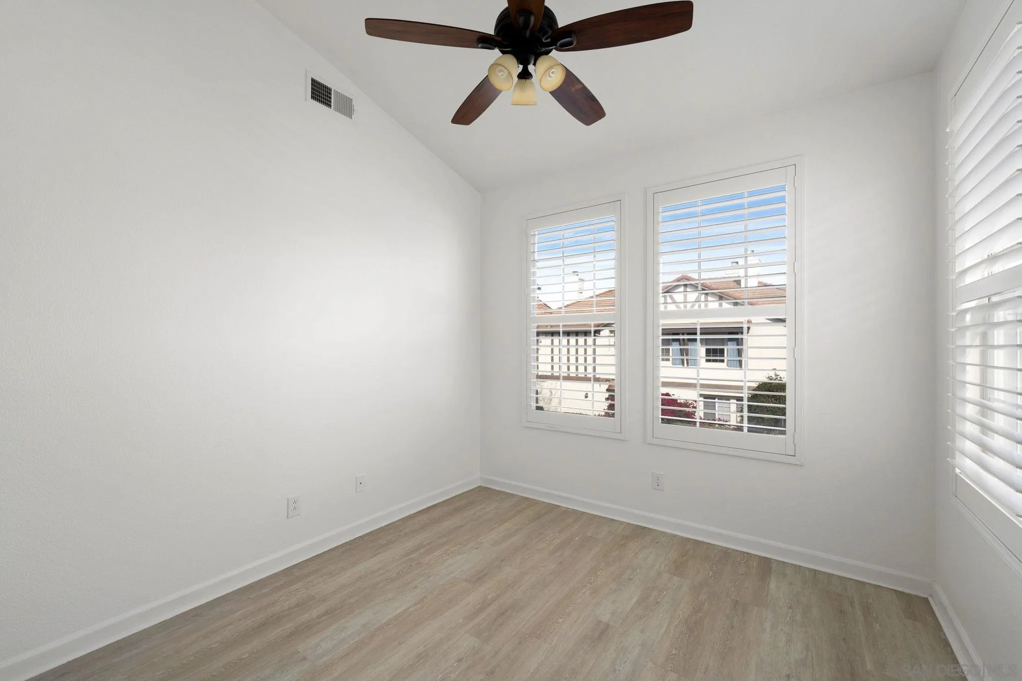 549 Sweet Pea Pl