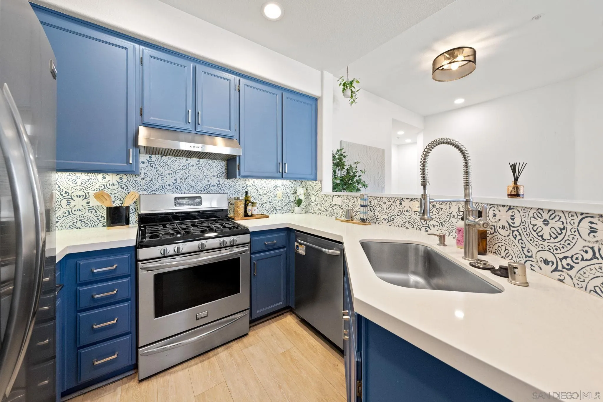549 Sweet Pea Pl