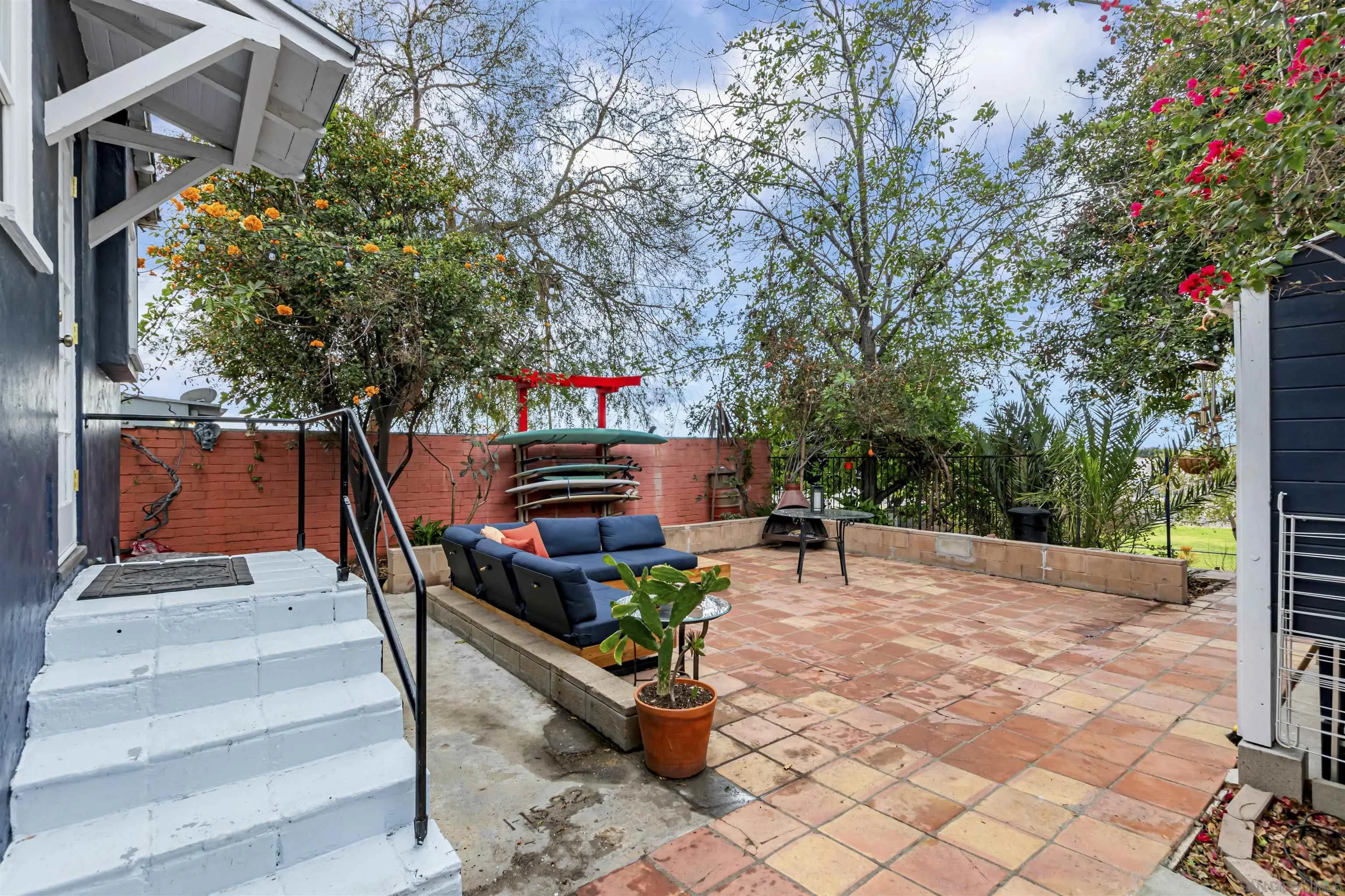 4386-88 56th St