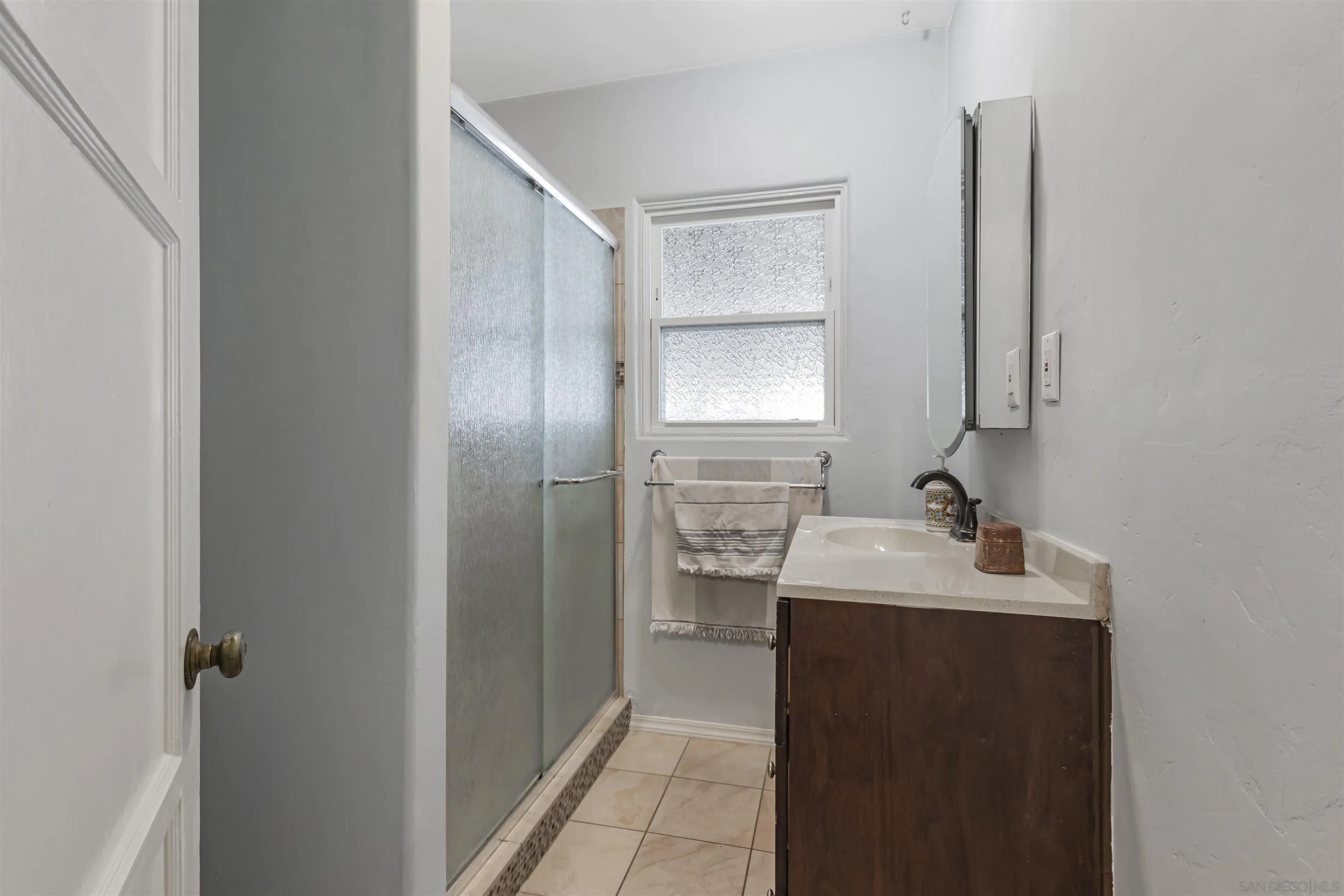 4386-88 56th St