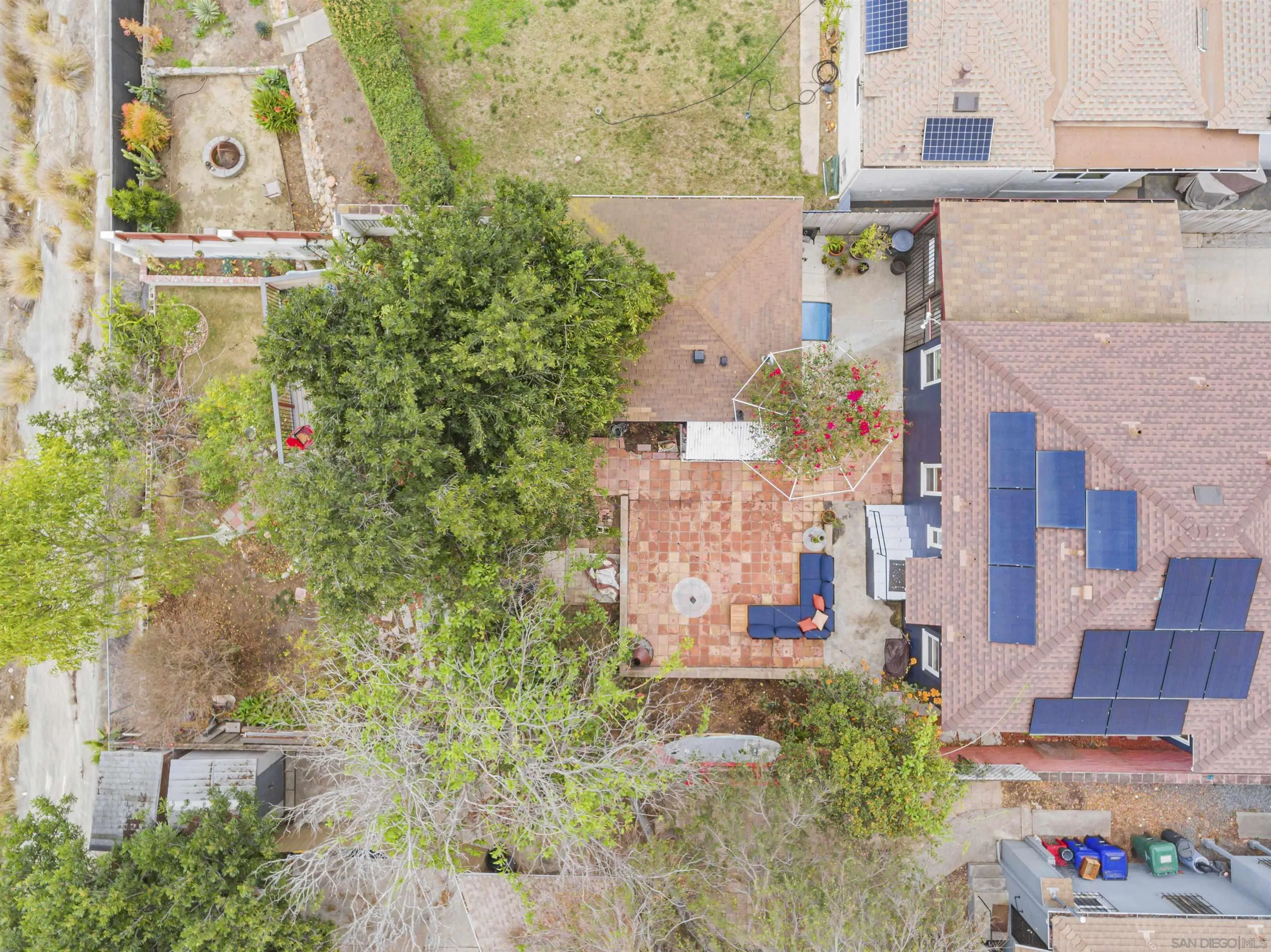4386-88 56th St