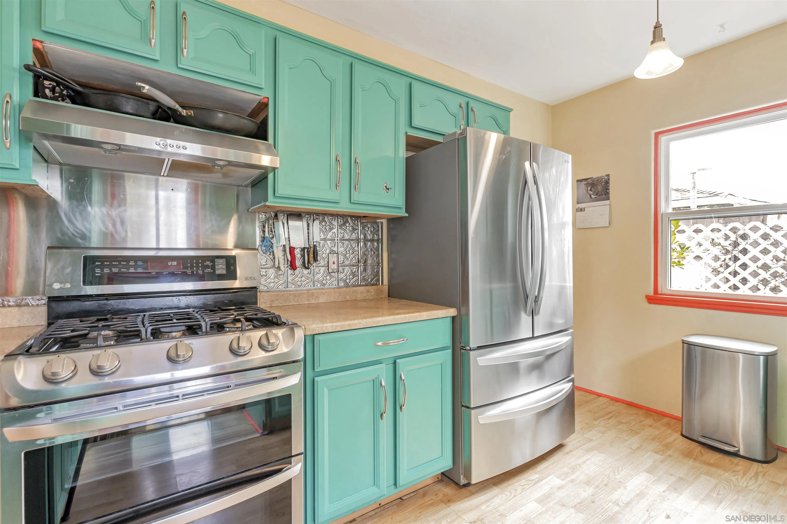 4386-88 56th St