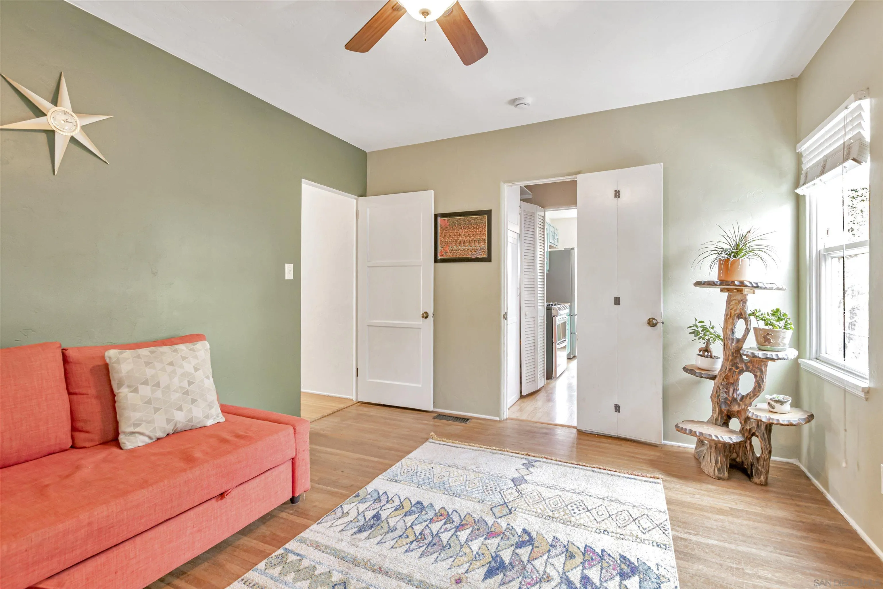 4386-88 56th St