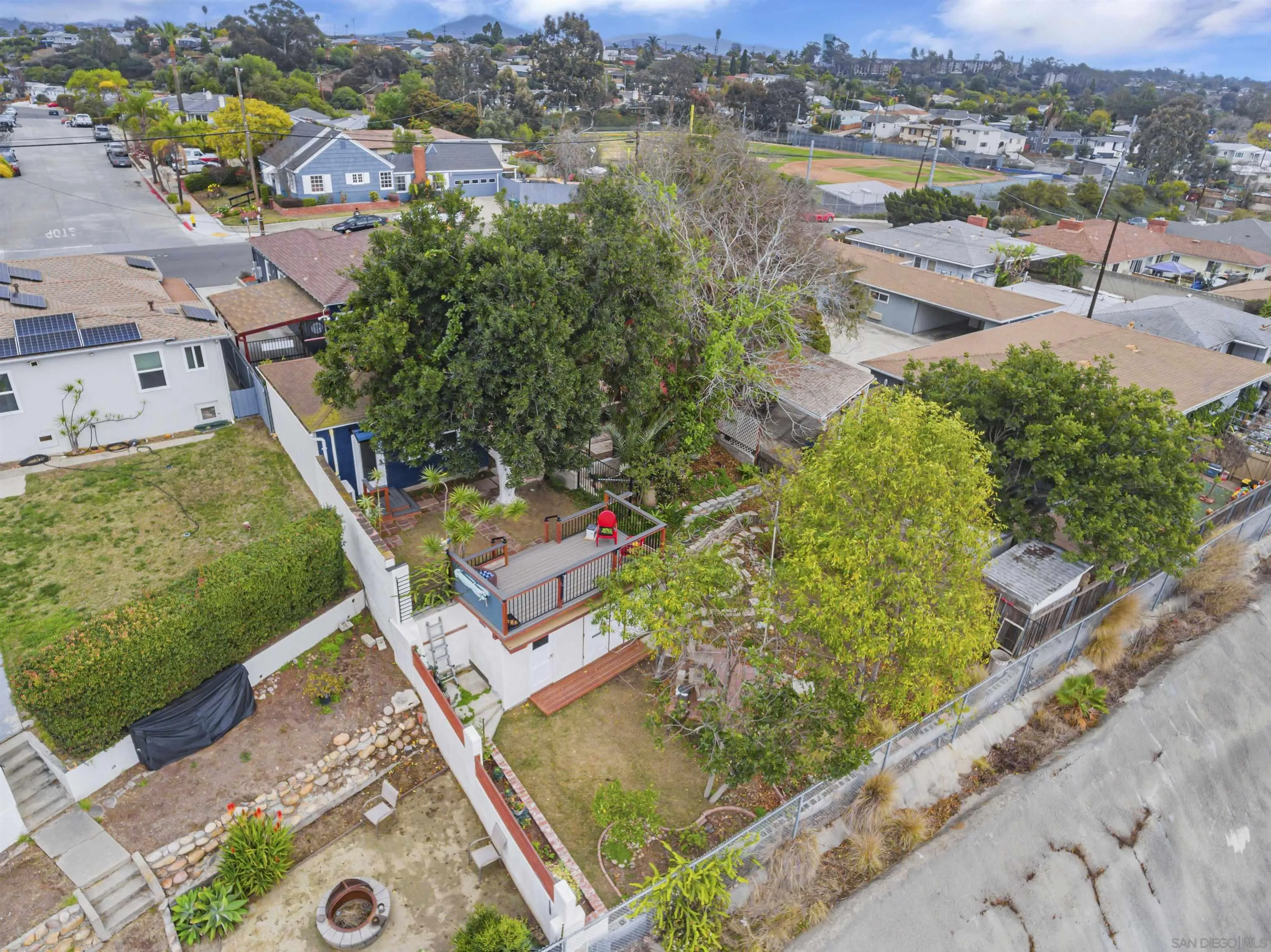 4386-88 56th St