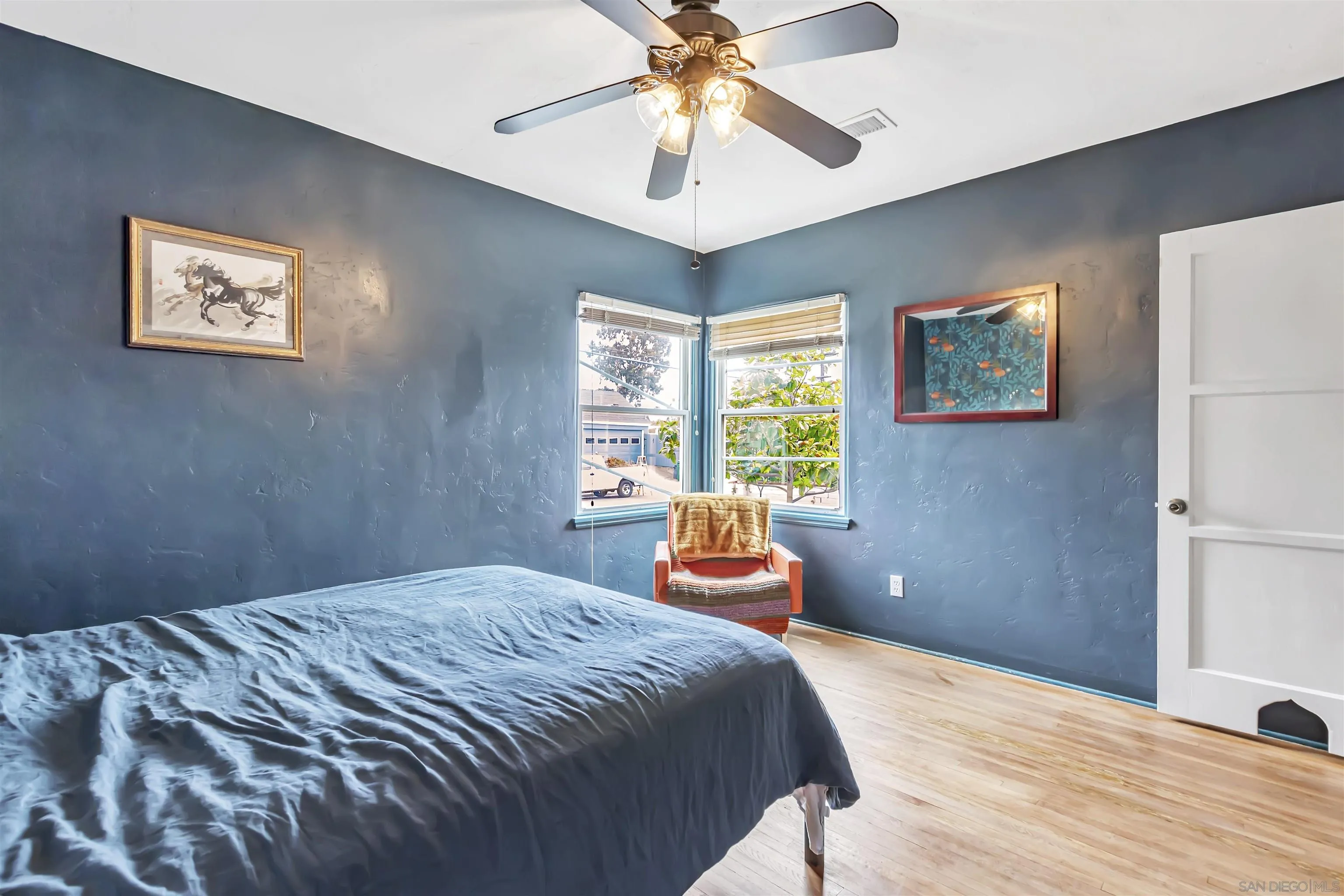 4386-88 56th St