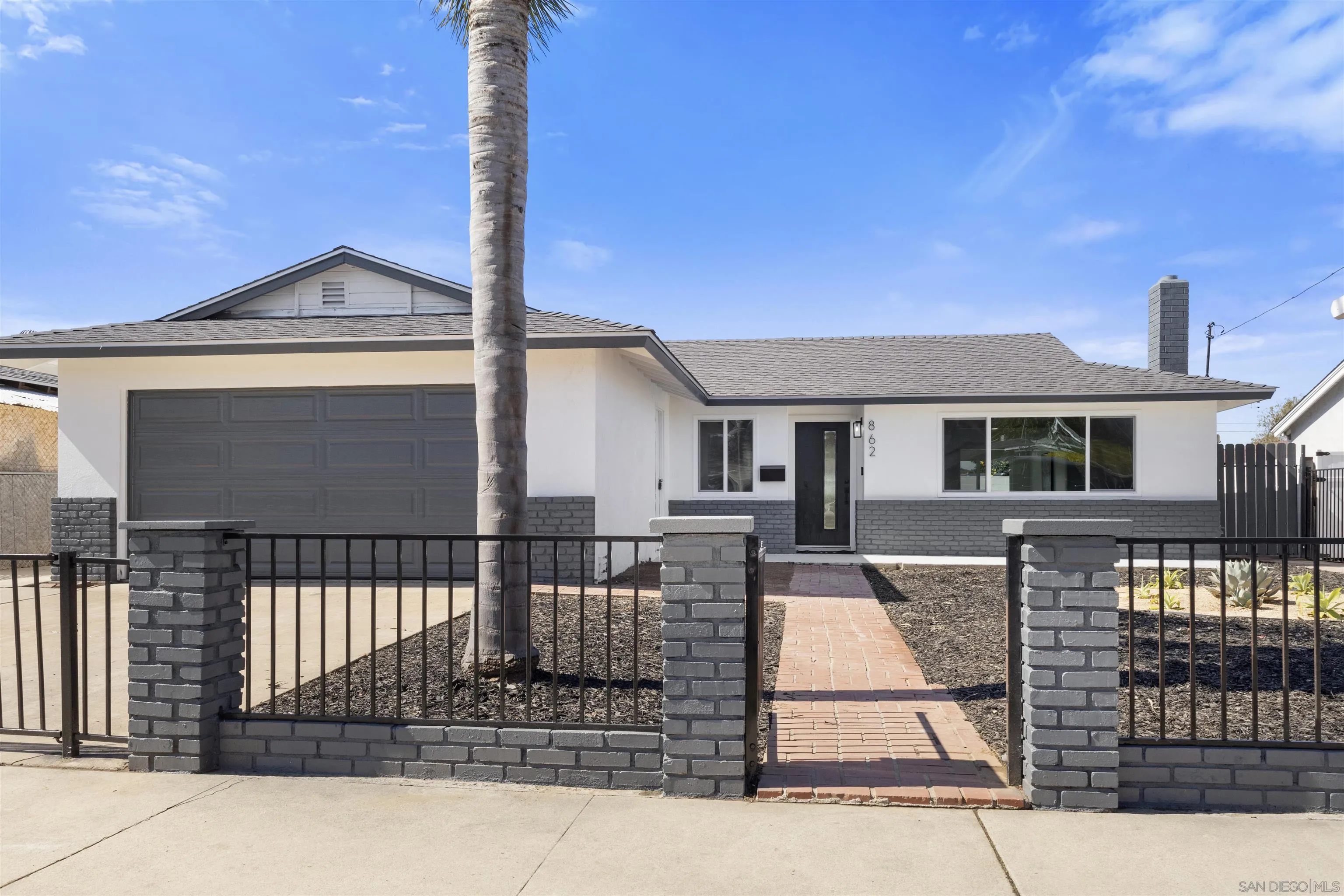 862 Denise Ln.
