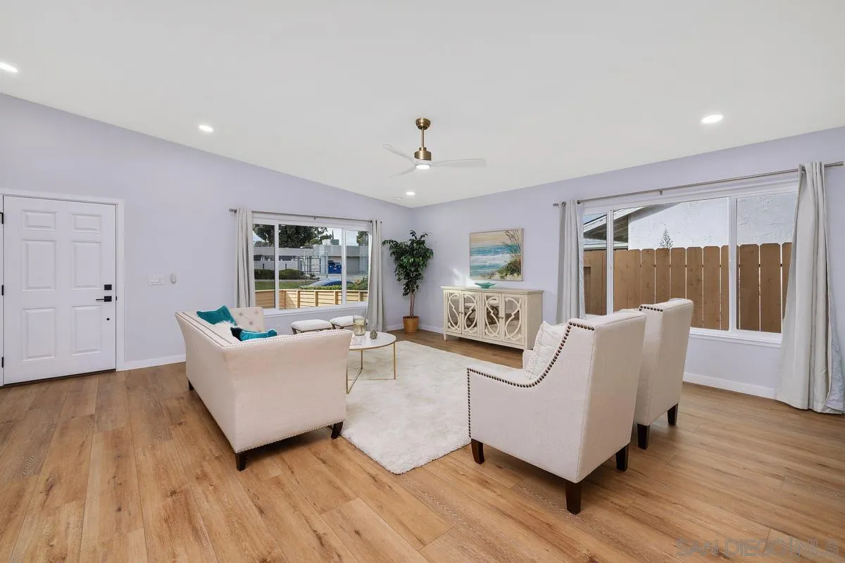 11271 Avenida Del Gato