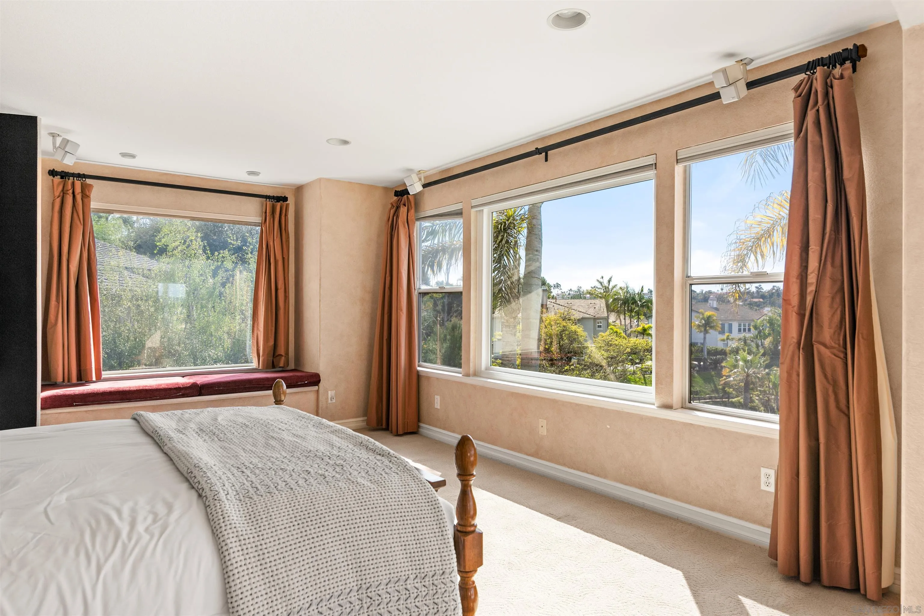 3410 Paseo Ancho
