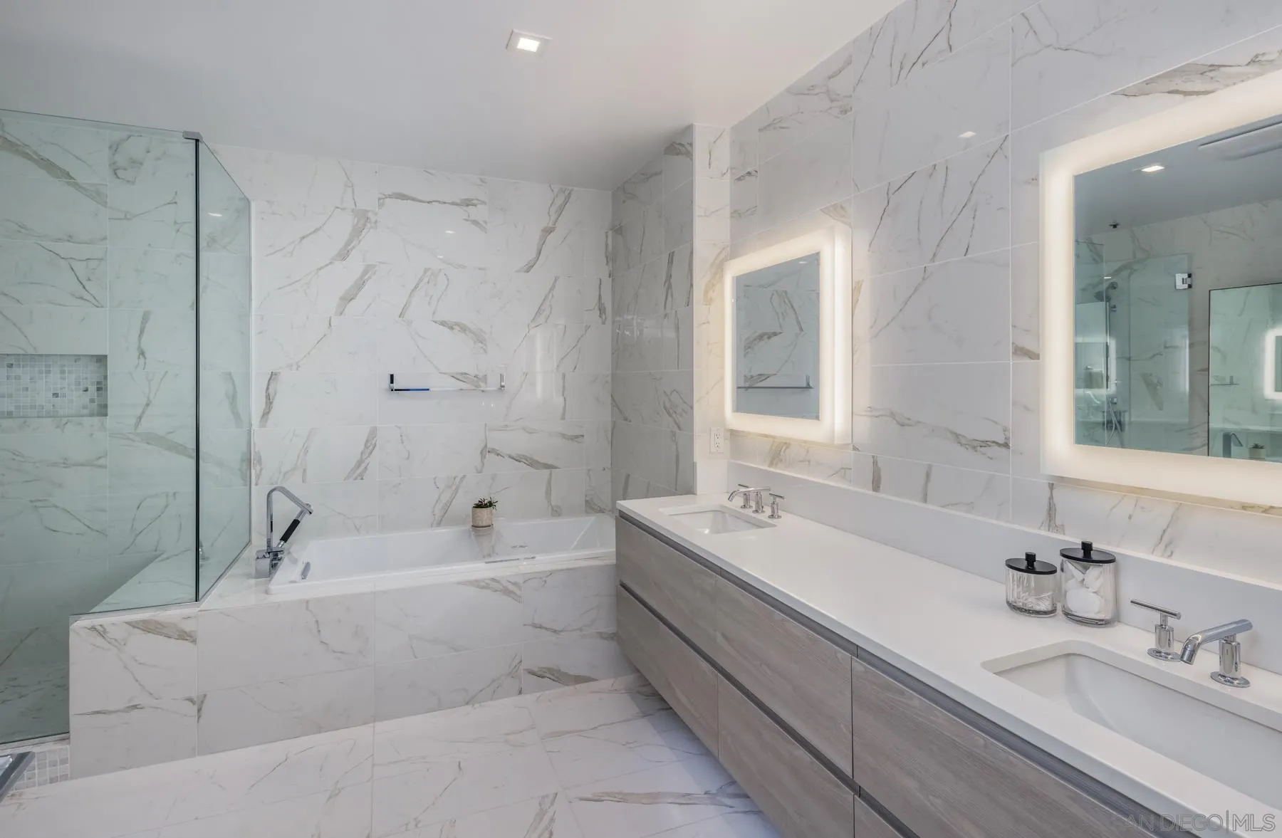 2604 5th Ave Unit 506