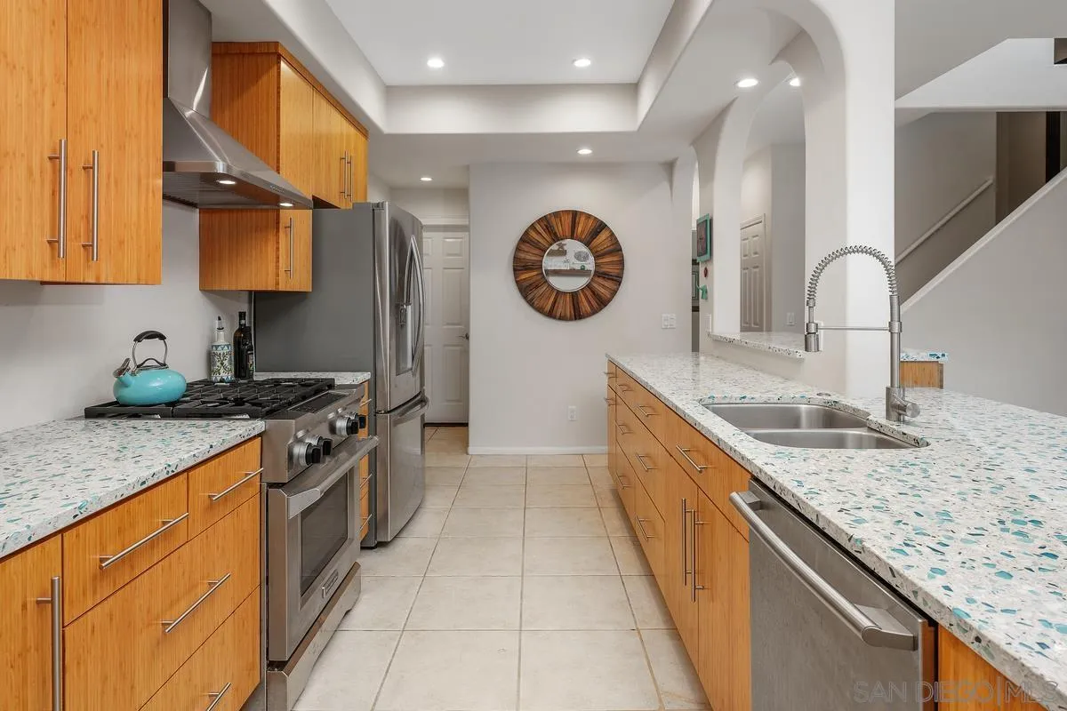 919 Agate Street Unit 5