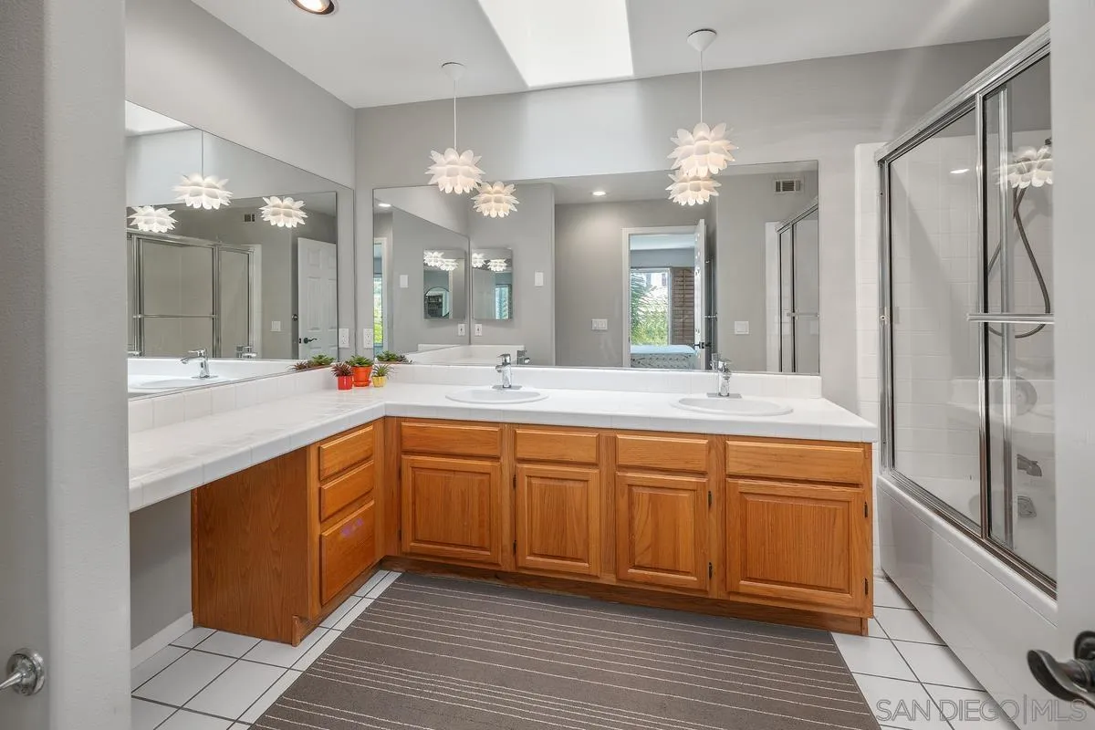 919 Agate Street Unit 5