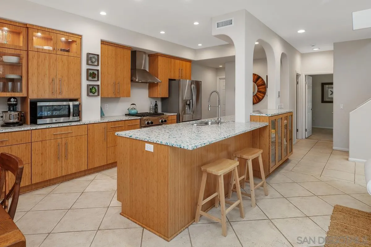 919 Agate Street Unit 5