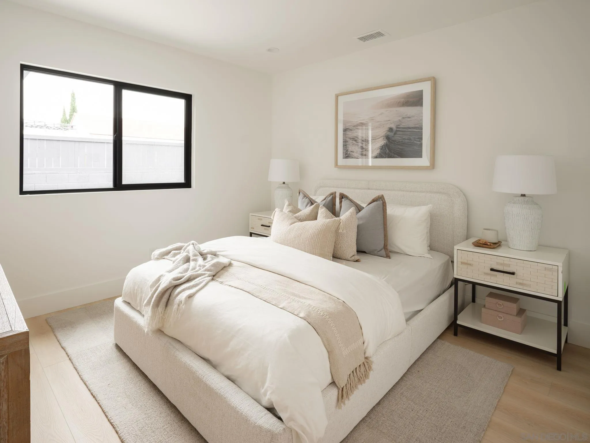 148-150 North Acacia