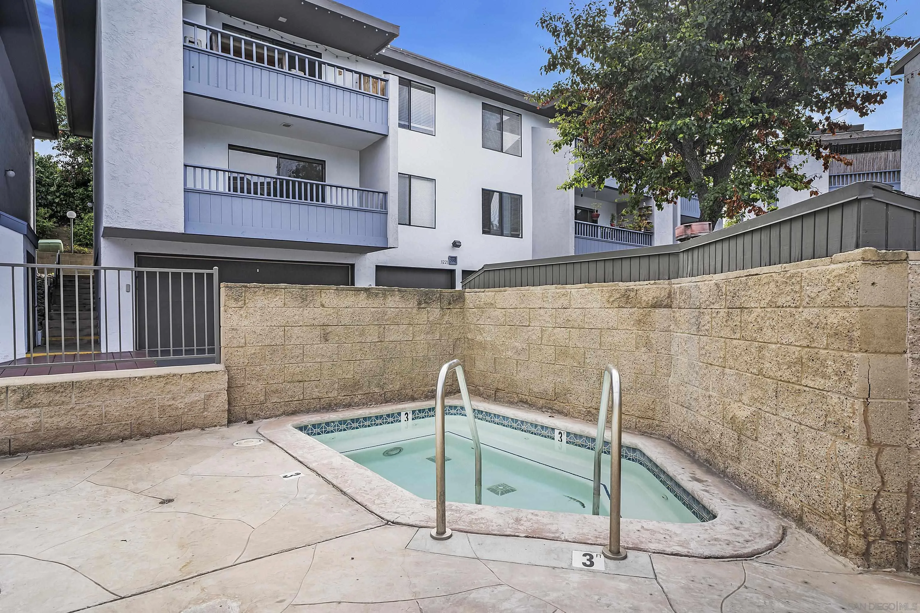 3213 Midway Drive Unit 806