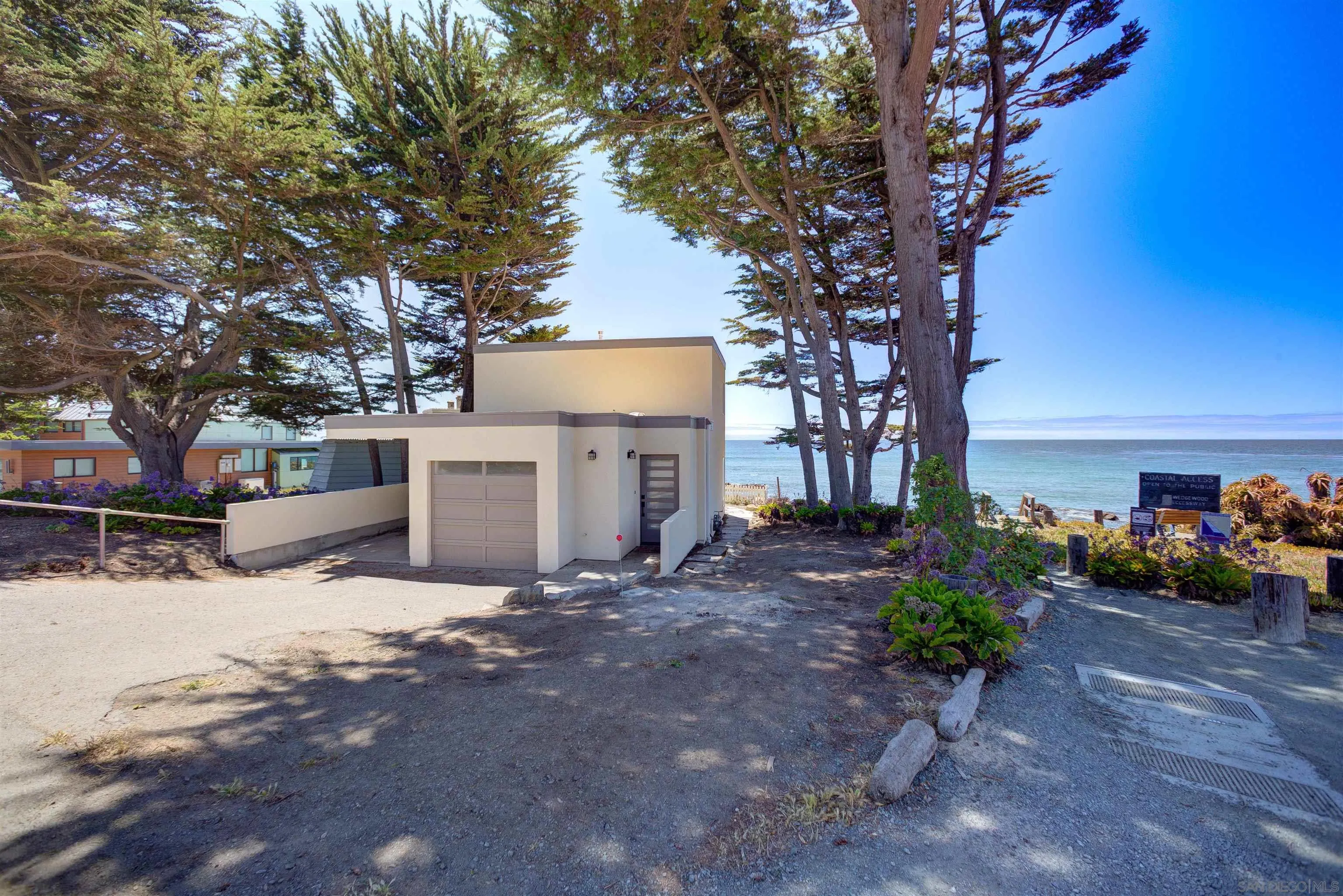2689 Sherwood Dr