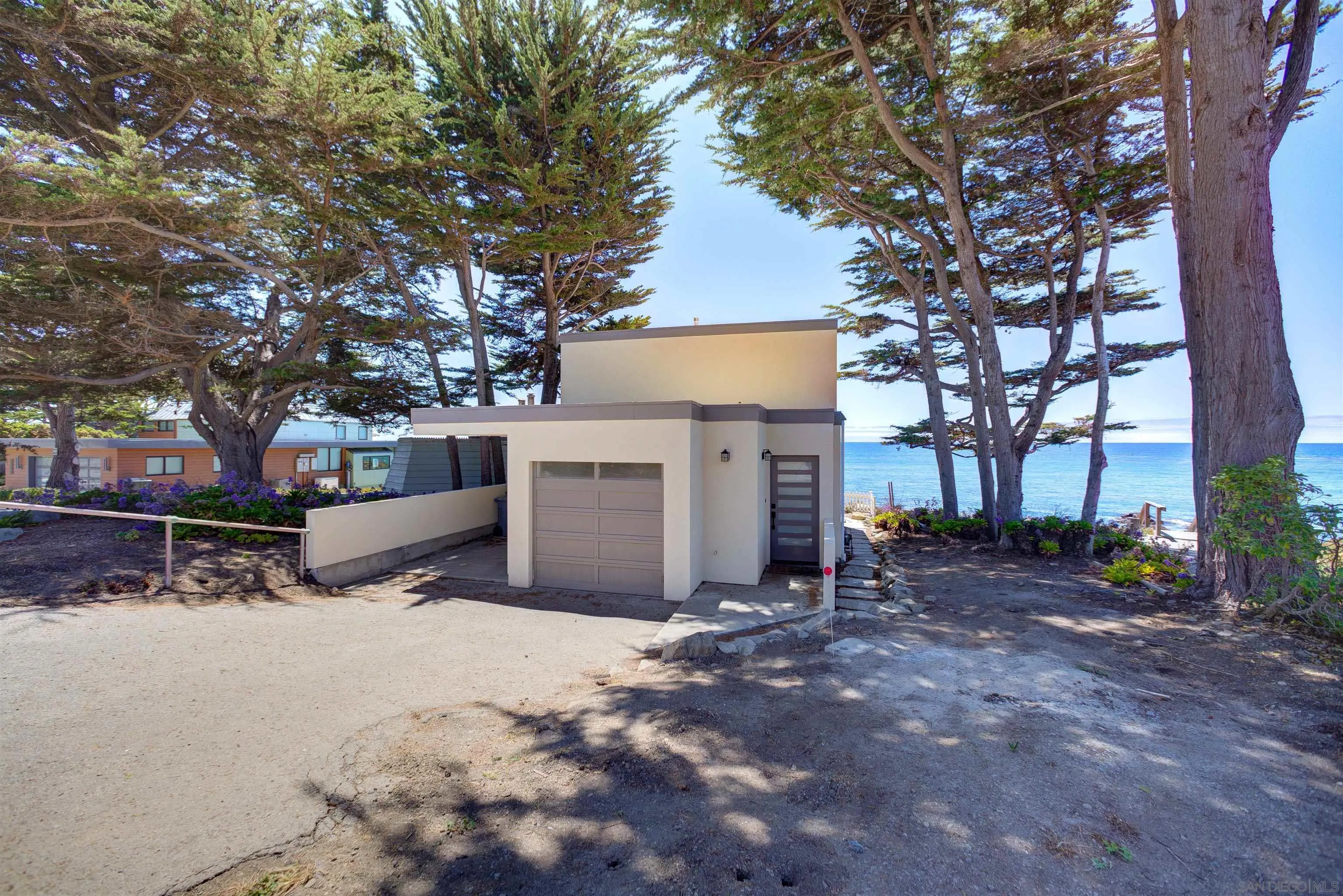 2689 Sherwood Dr