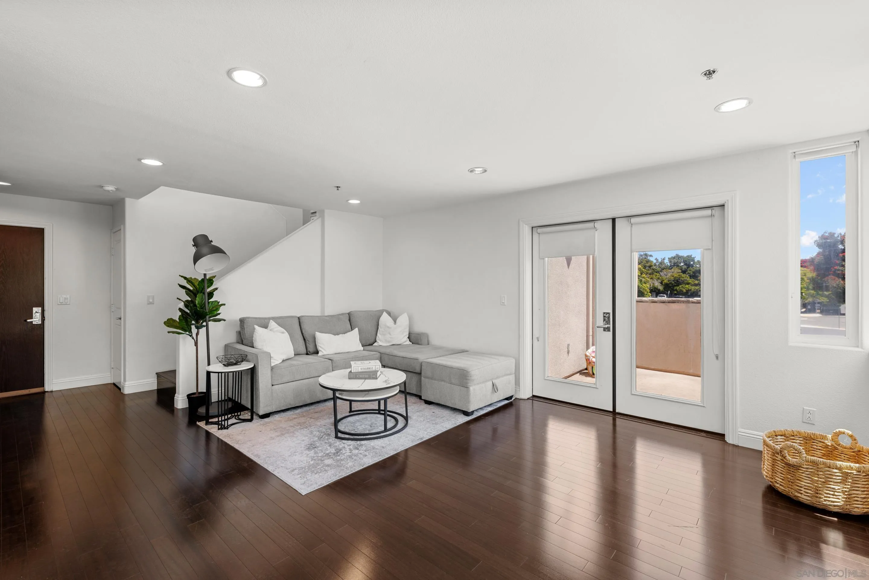 924 Hornblend Street