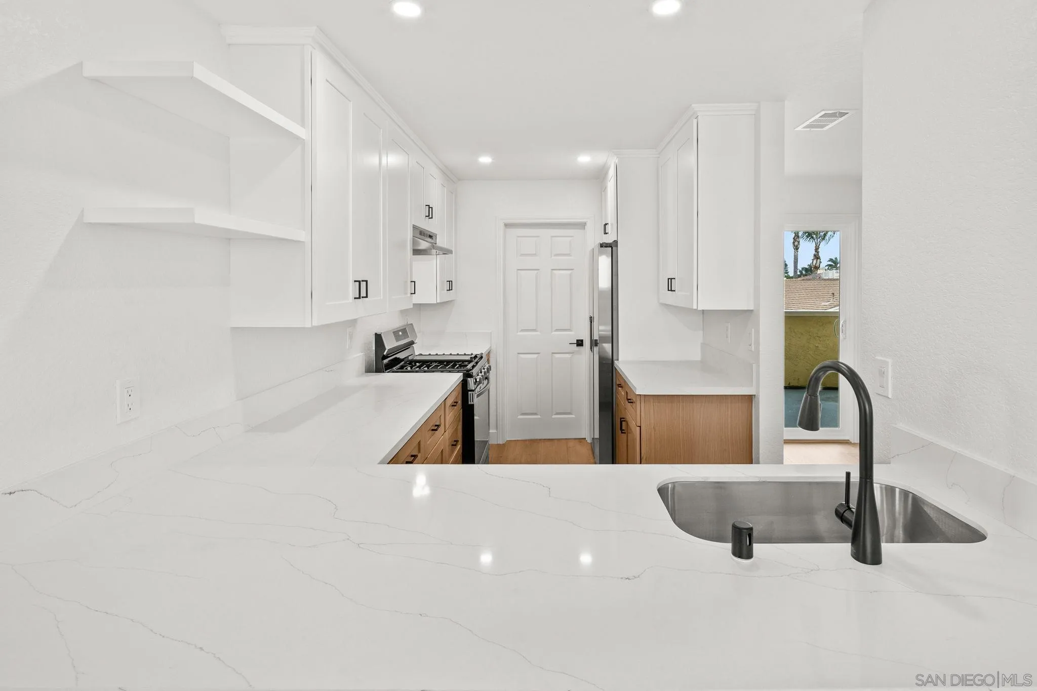 152 Evergreen Ave. Unit 4