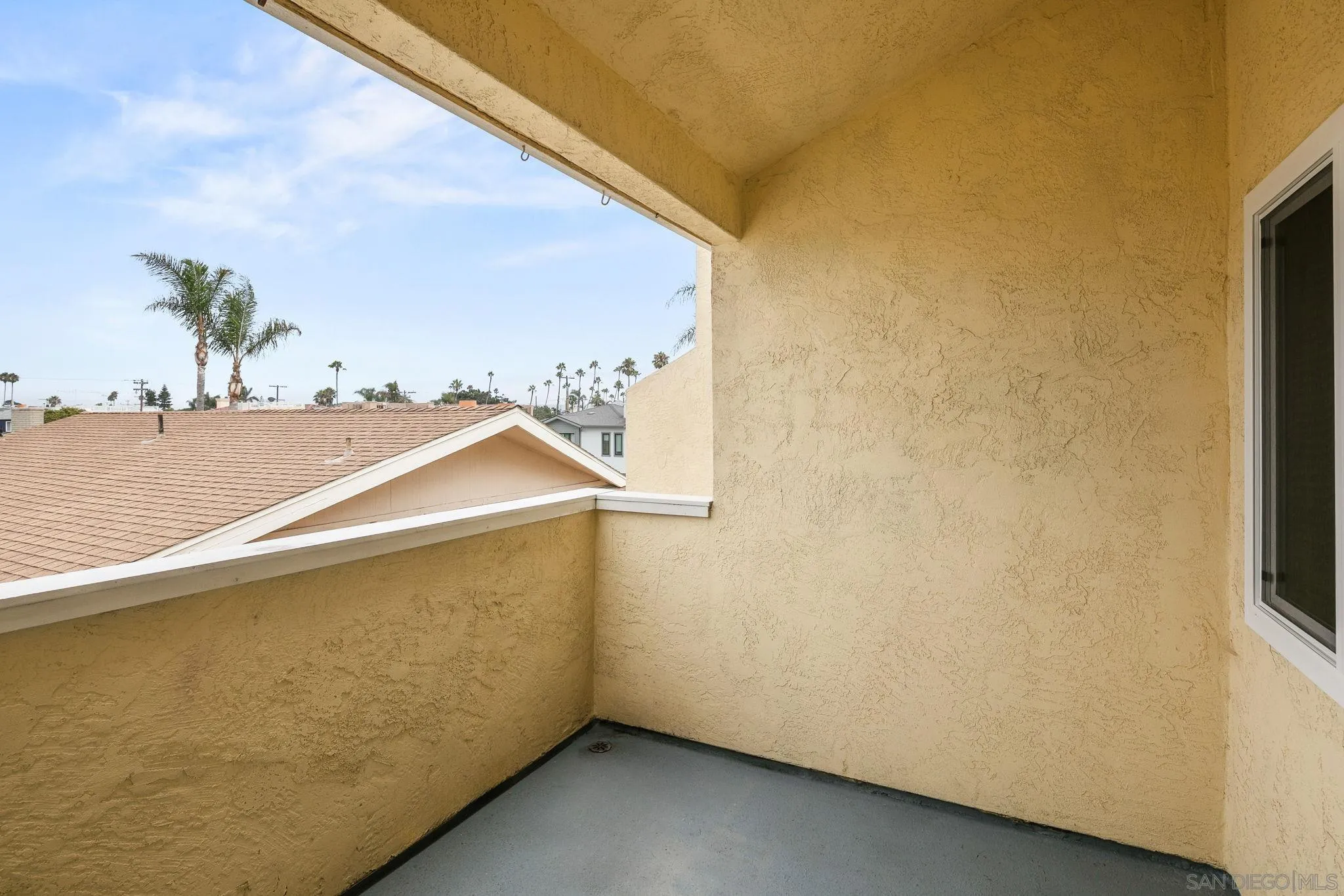 152 Evergreen Ave. Unit 4