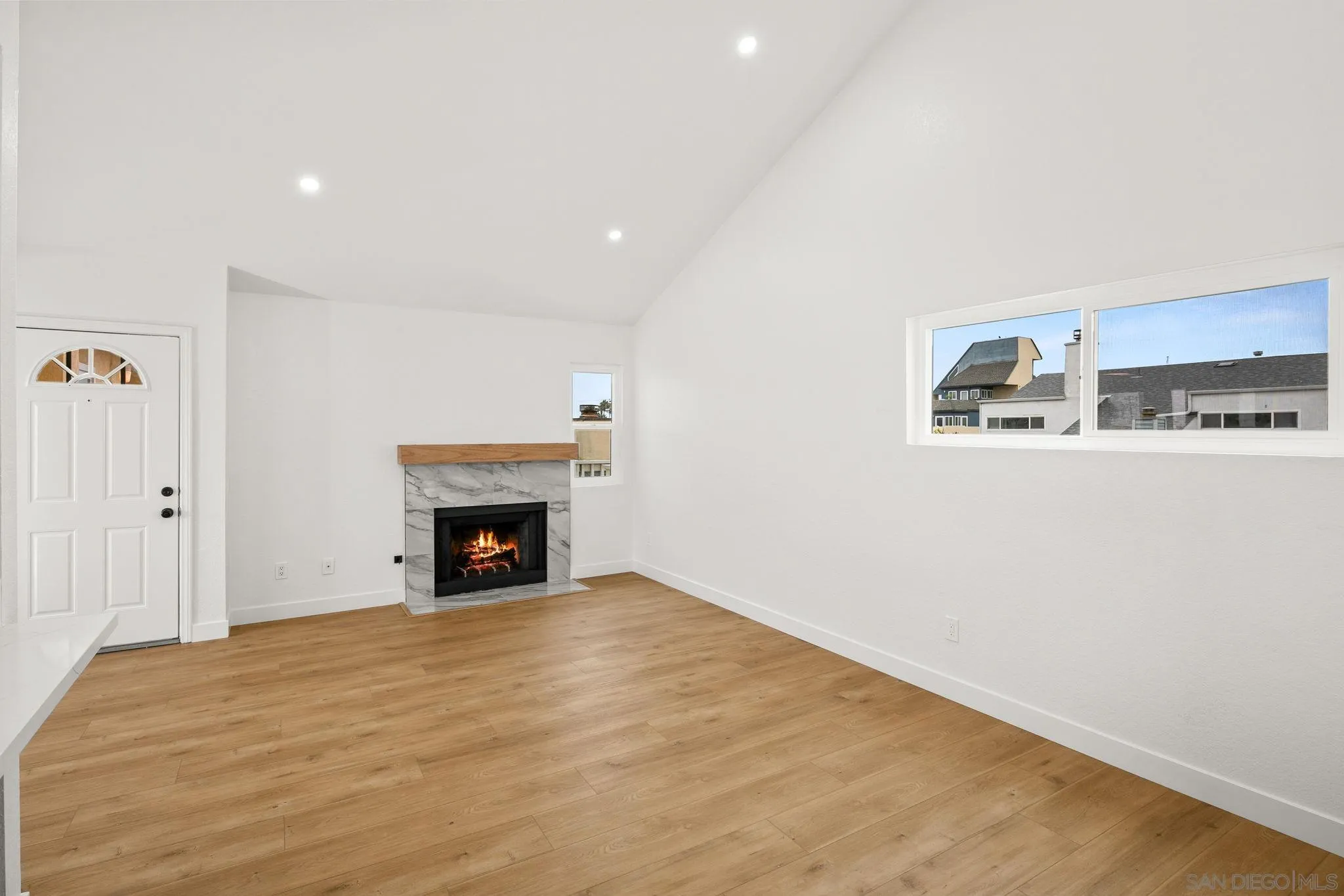 152 Evergreen Ave. Unit 4