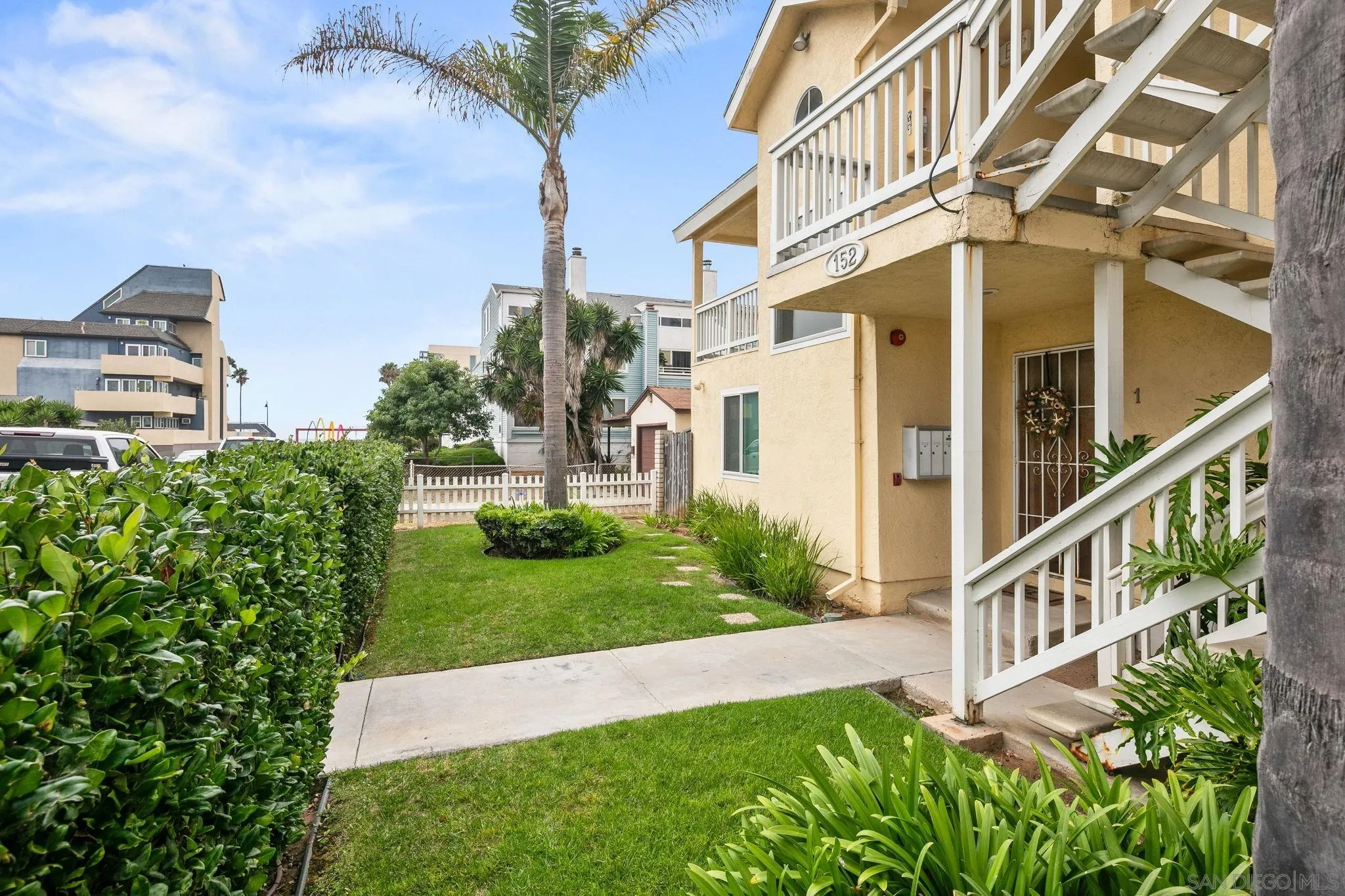 152 Evergreen Ave. Unit 4