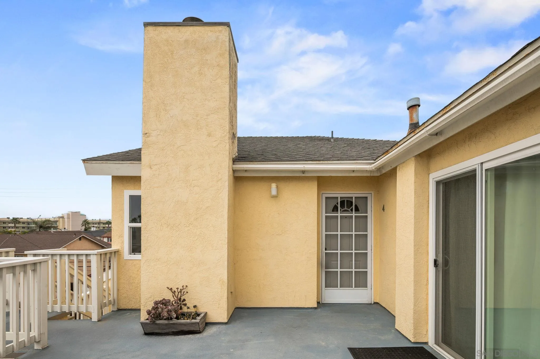 152 Evergreen Ave. Unit 4