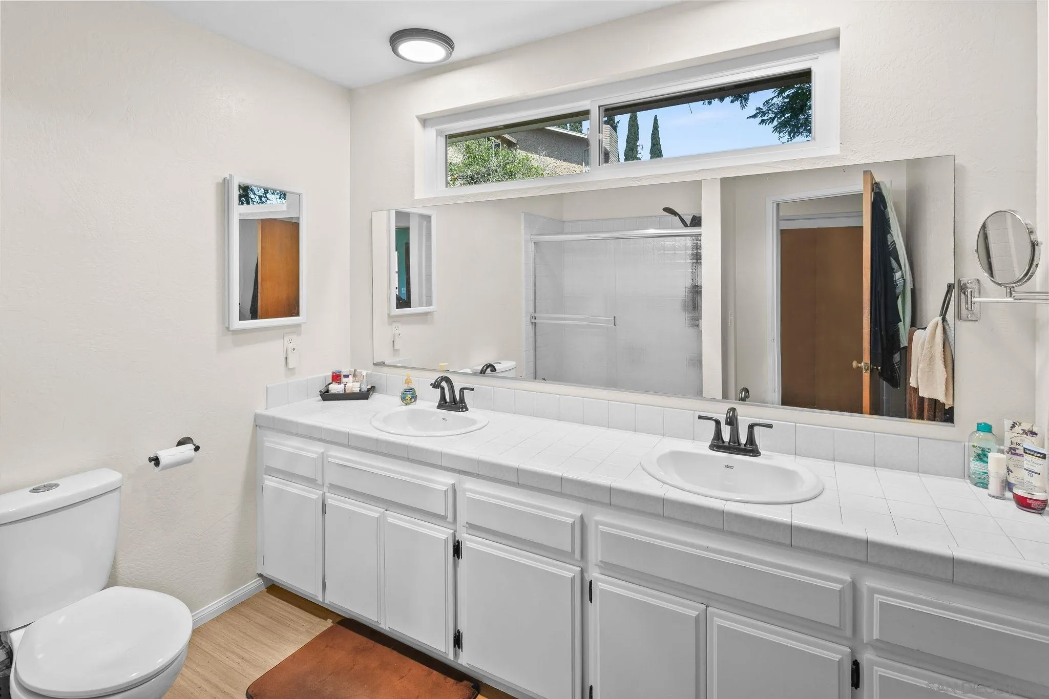 4245 Avenida Gregory