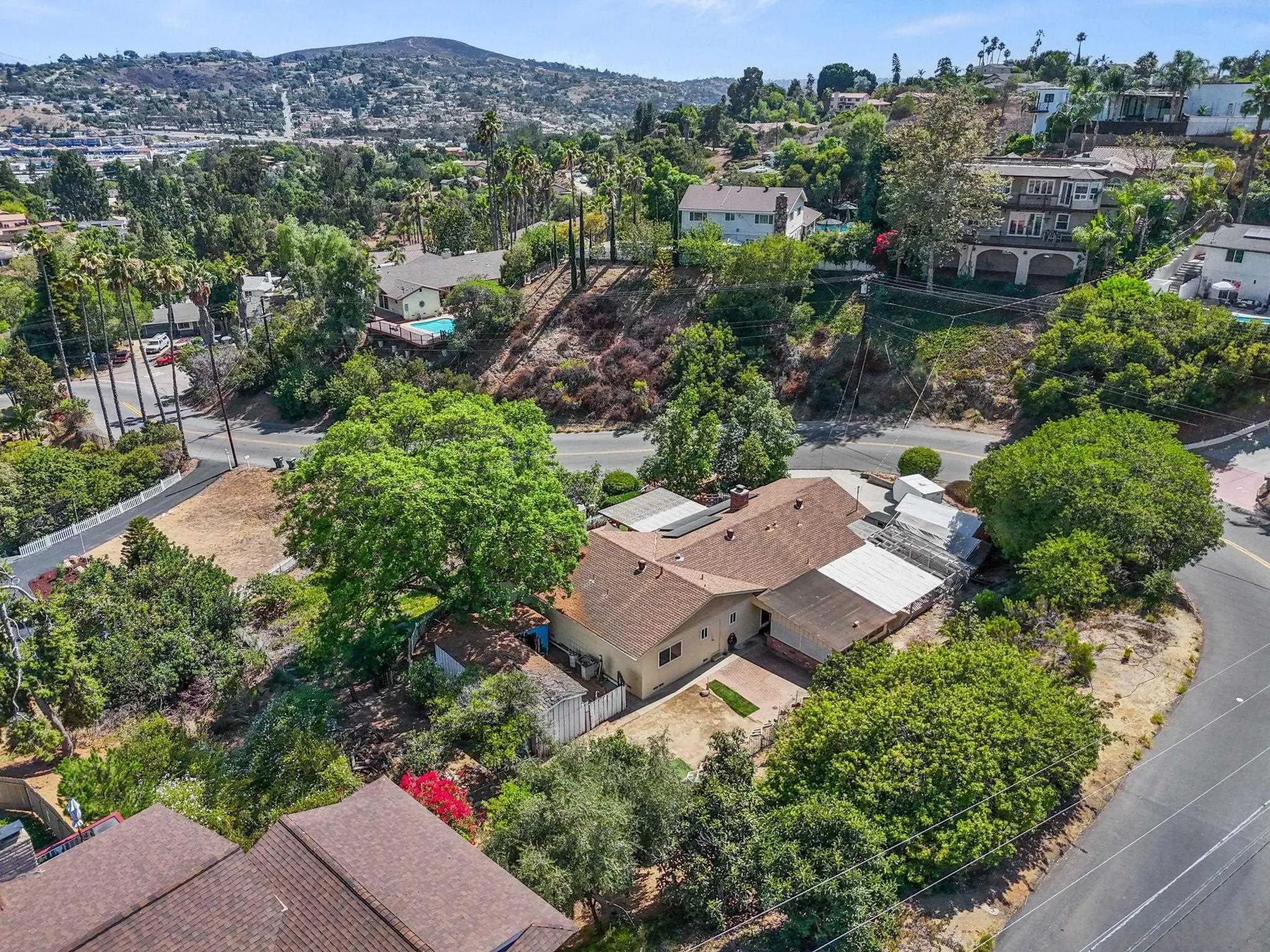 4245 Avenida Gregory