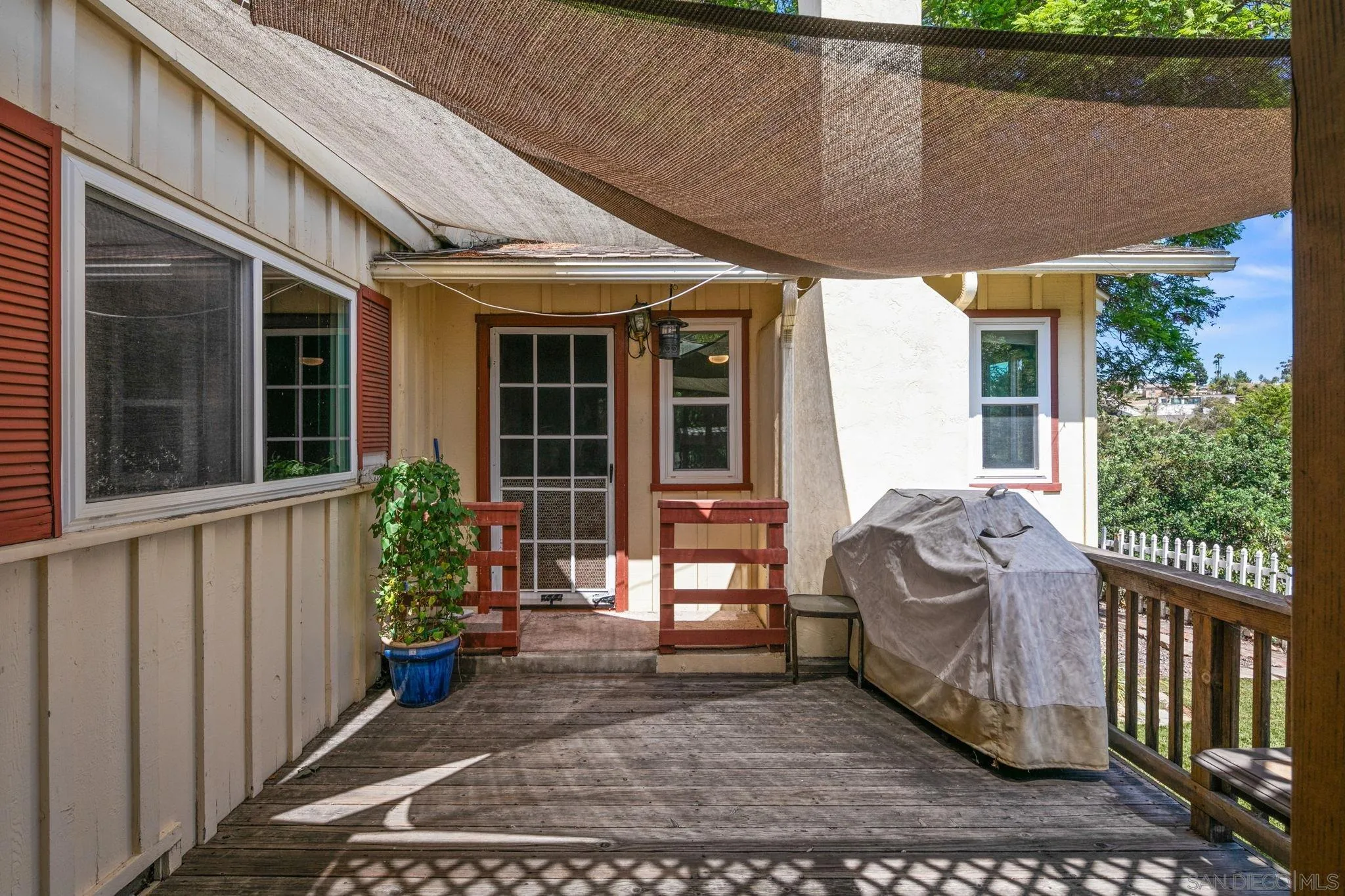 4245 Avenida Gregory