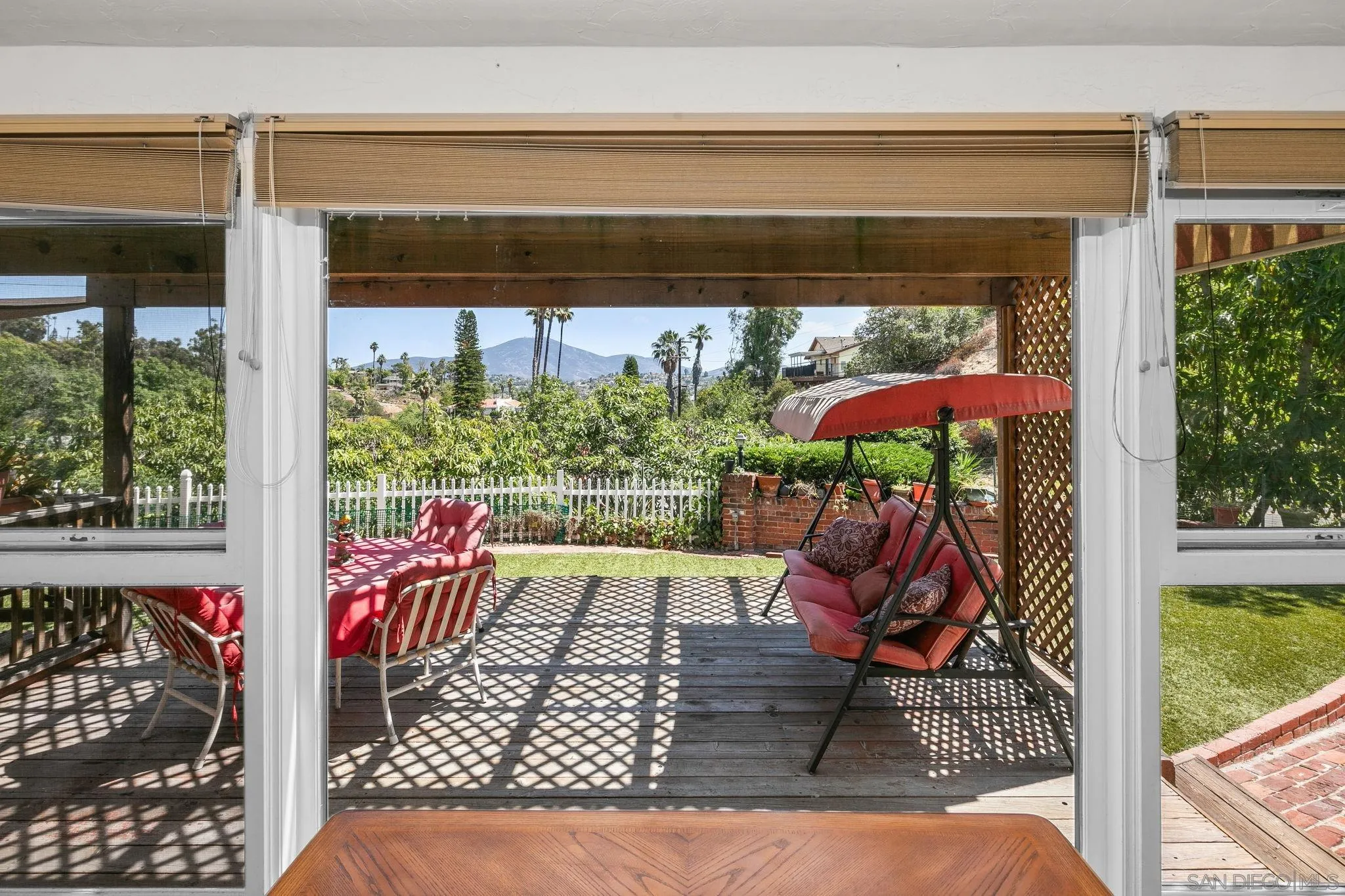 4245 Avenida Gregory