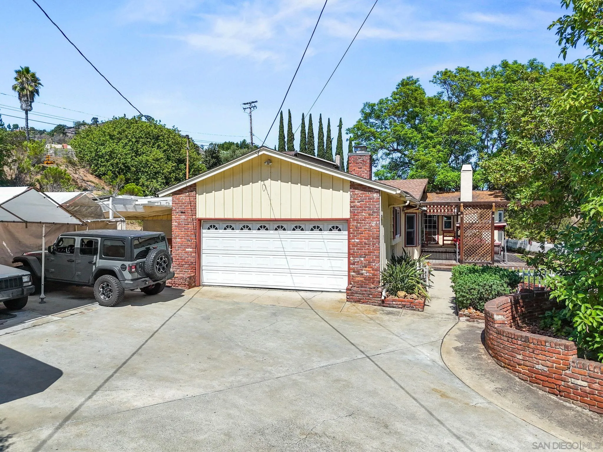 4245 Avenida Gregory