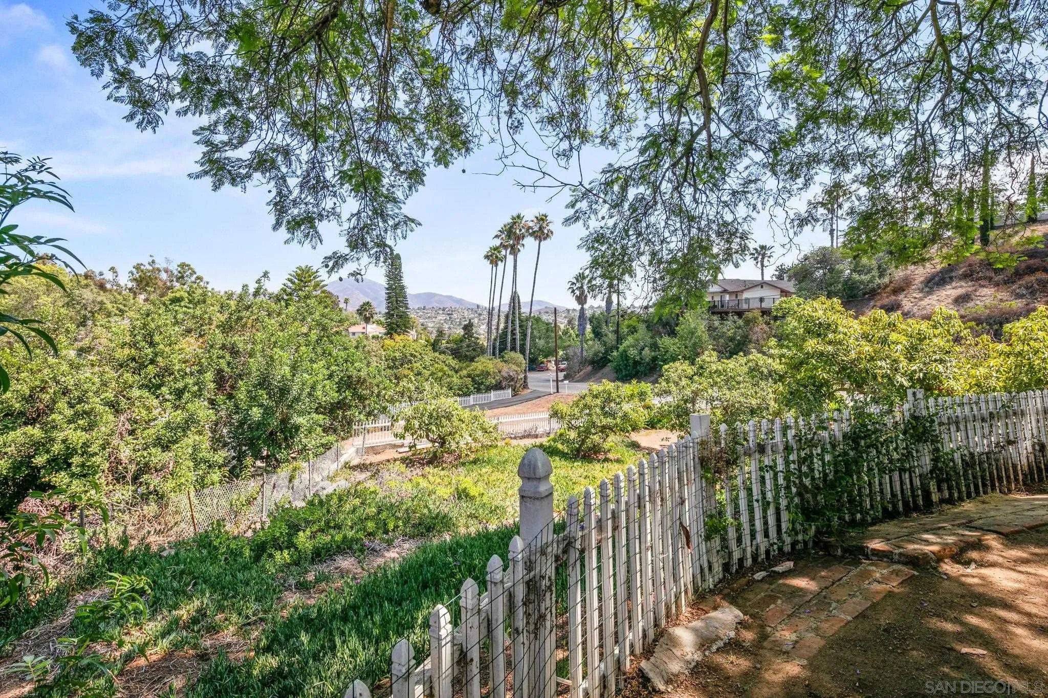 4245 Avenida Gregory
