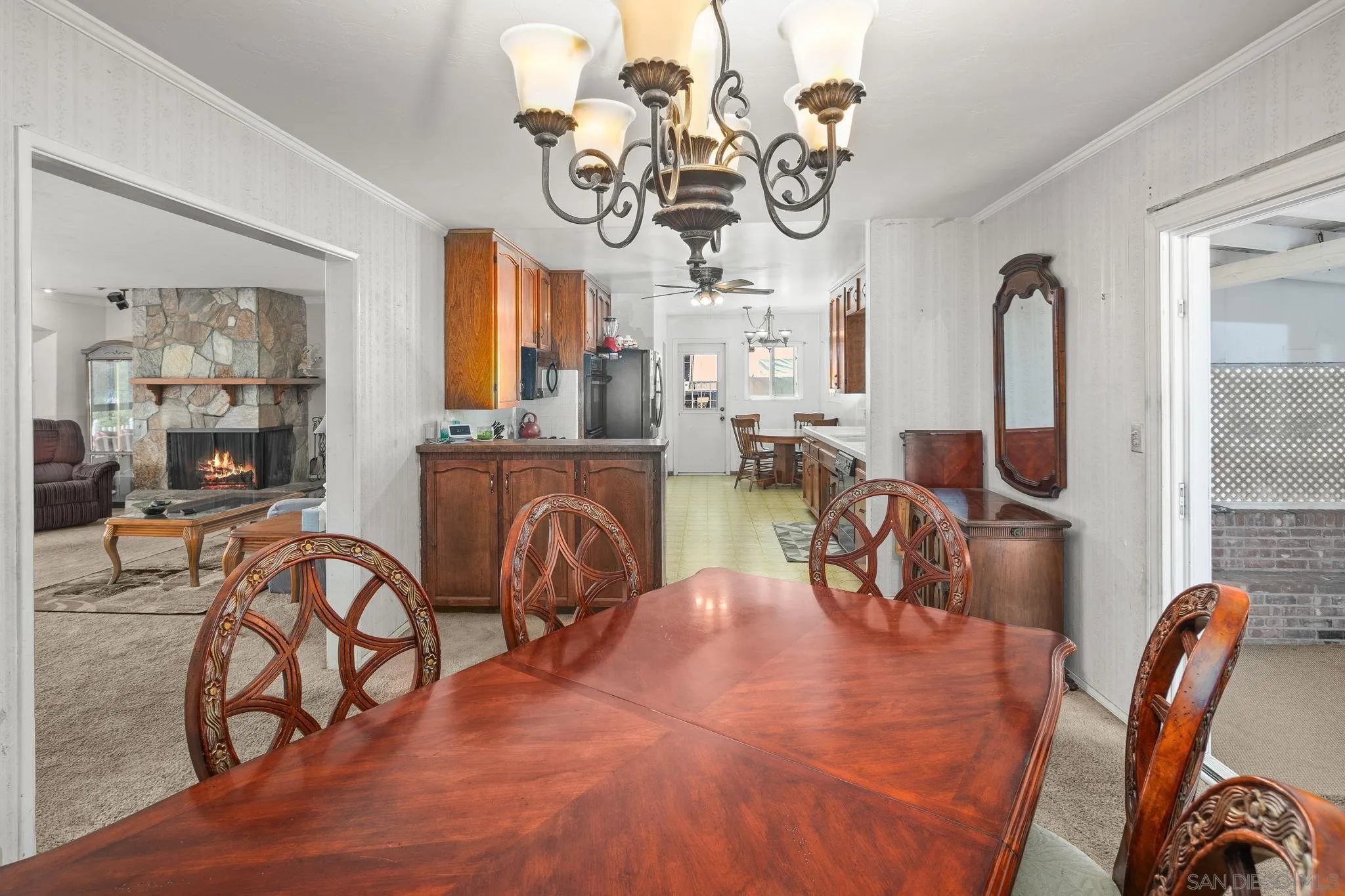 4245 Avenida Gregory