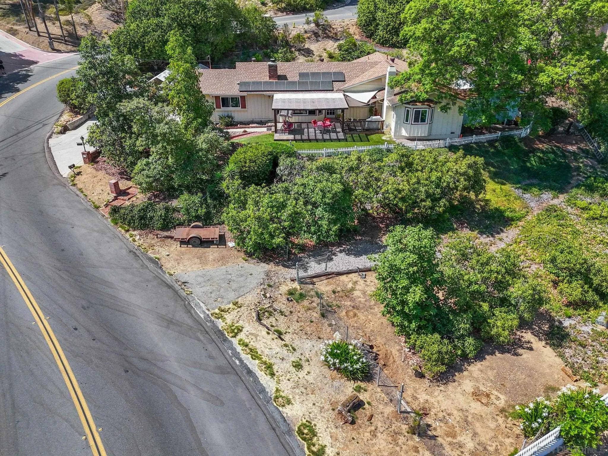 4245 Avenida Gregory