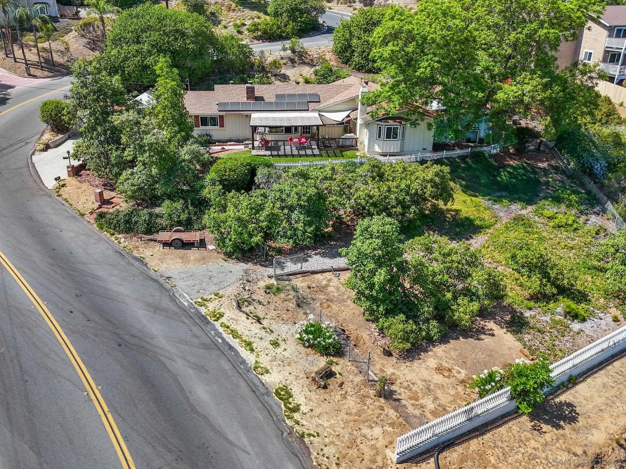 4245 Avenida Gregory