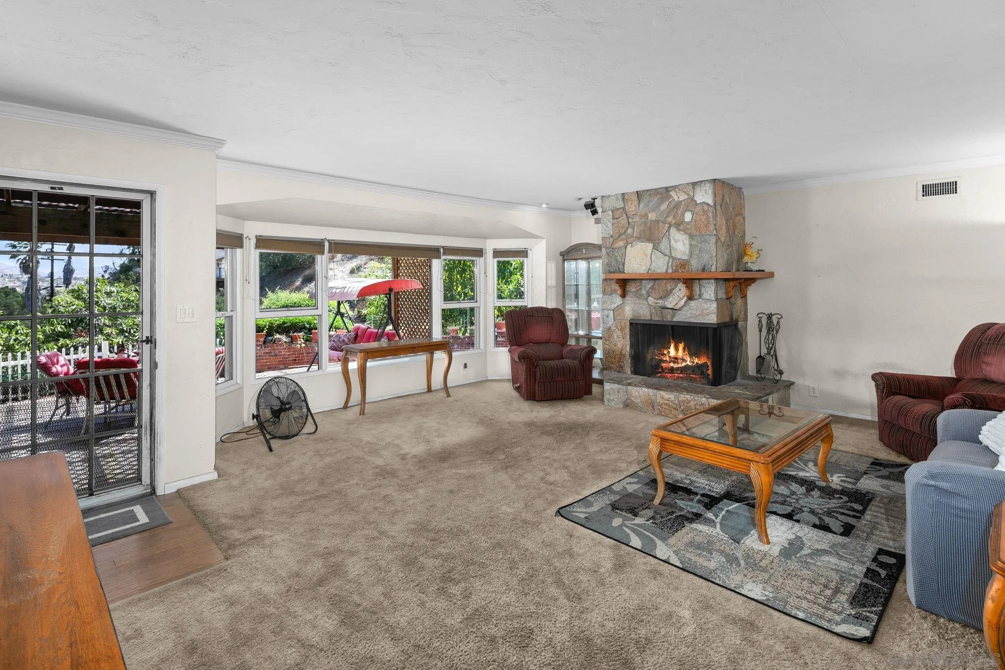 4245 Avenida Gregory