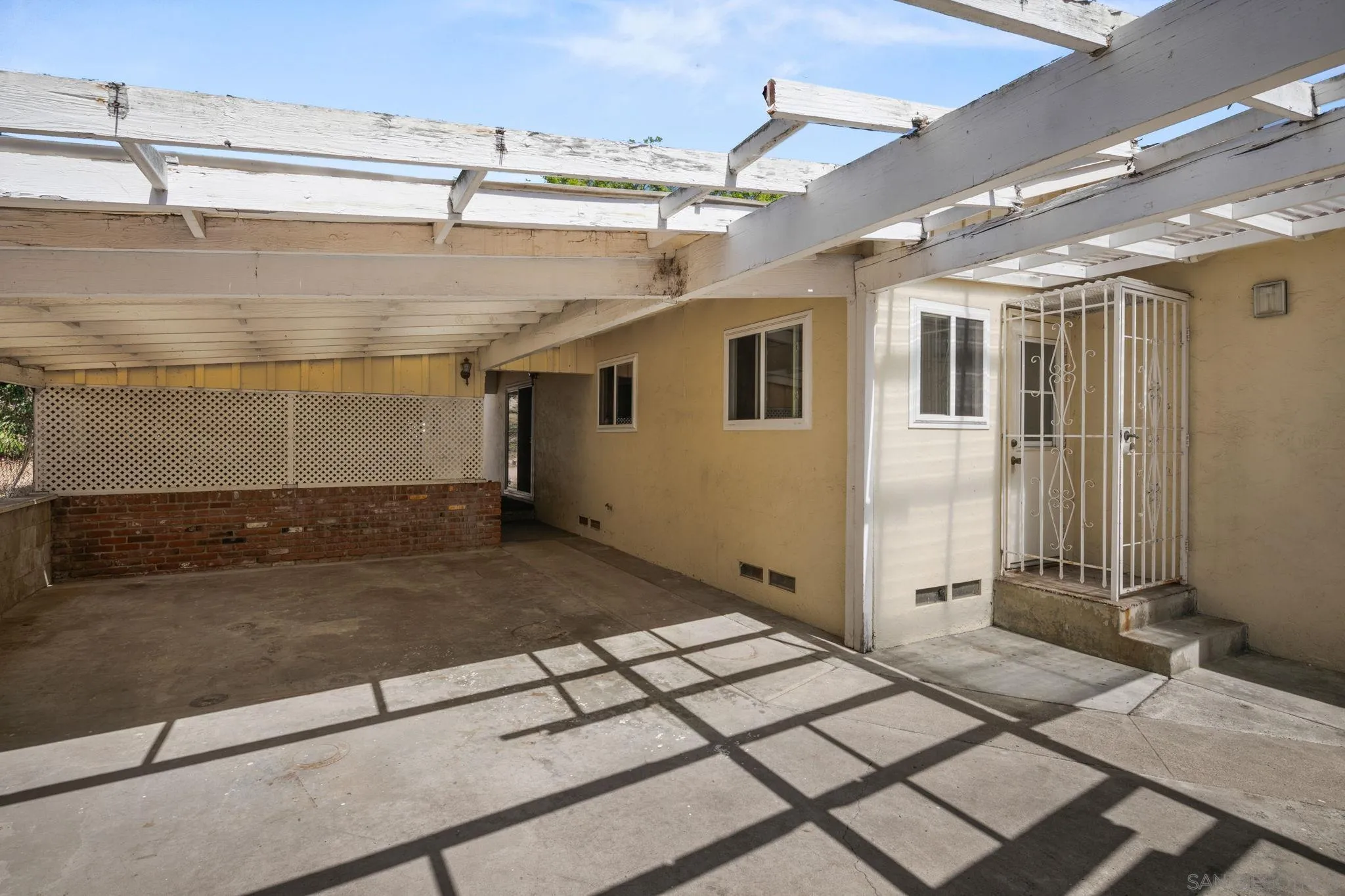 4245 Avenida Gregory